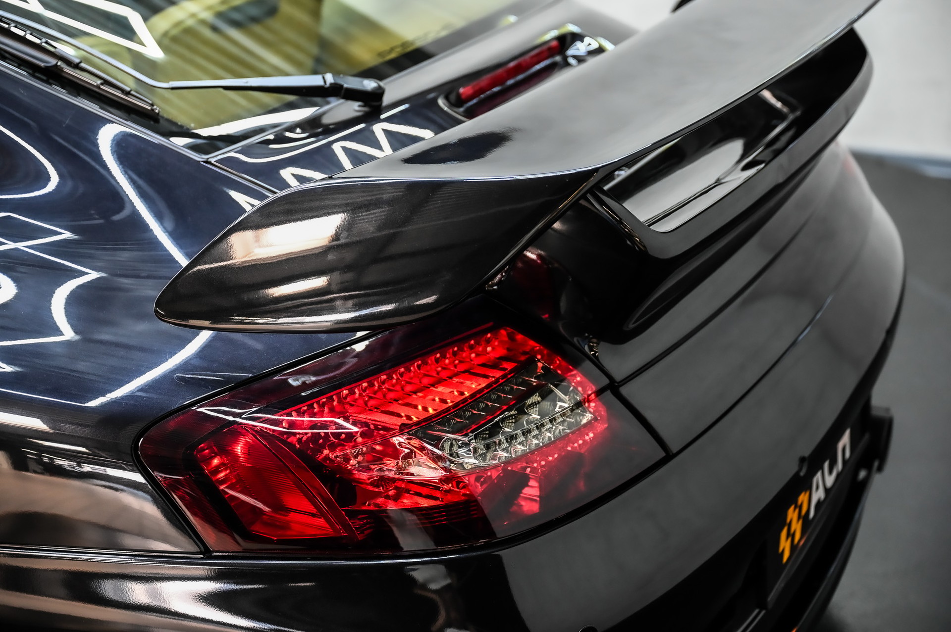 PORSCHE 911 Carrera 4S-image-15