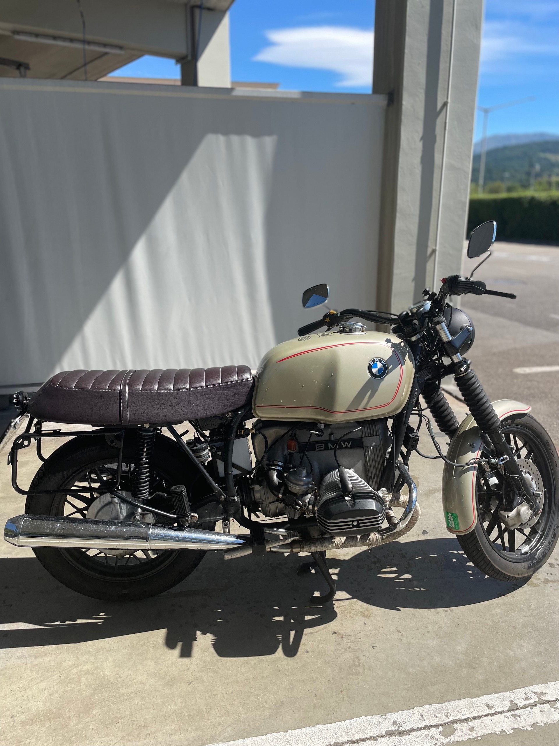 BMW RS-image-0
