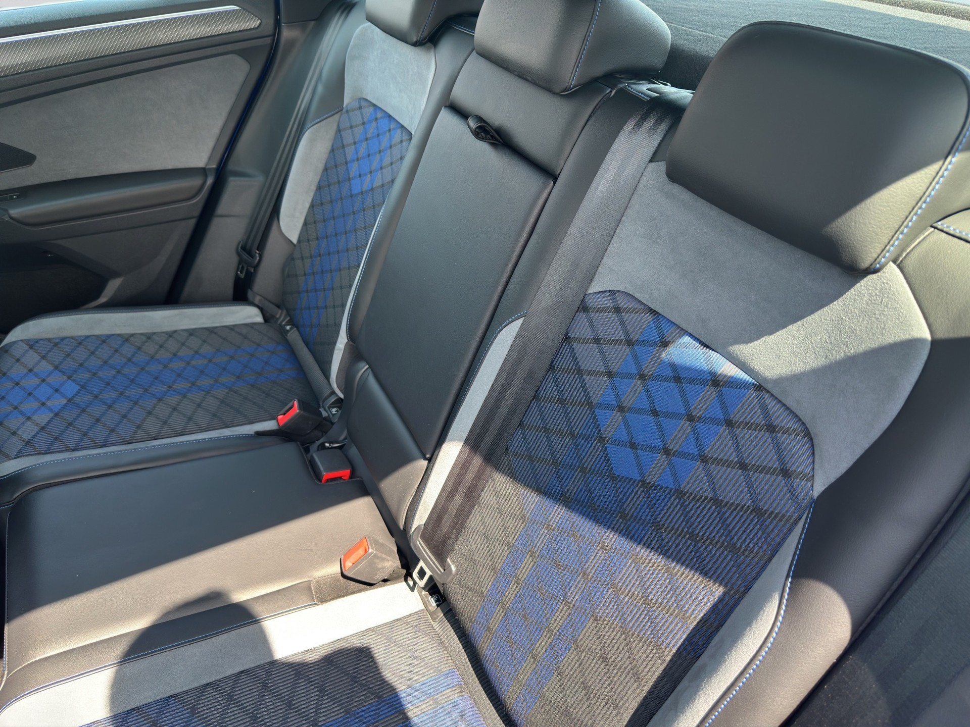 VW Tiguan R 2.0TSI 4Motion DSG-image-8
