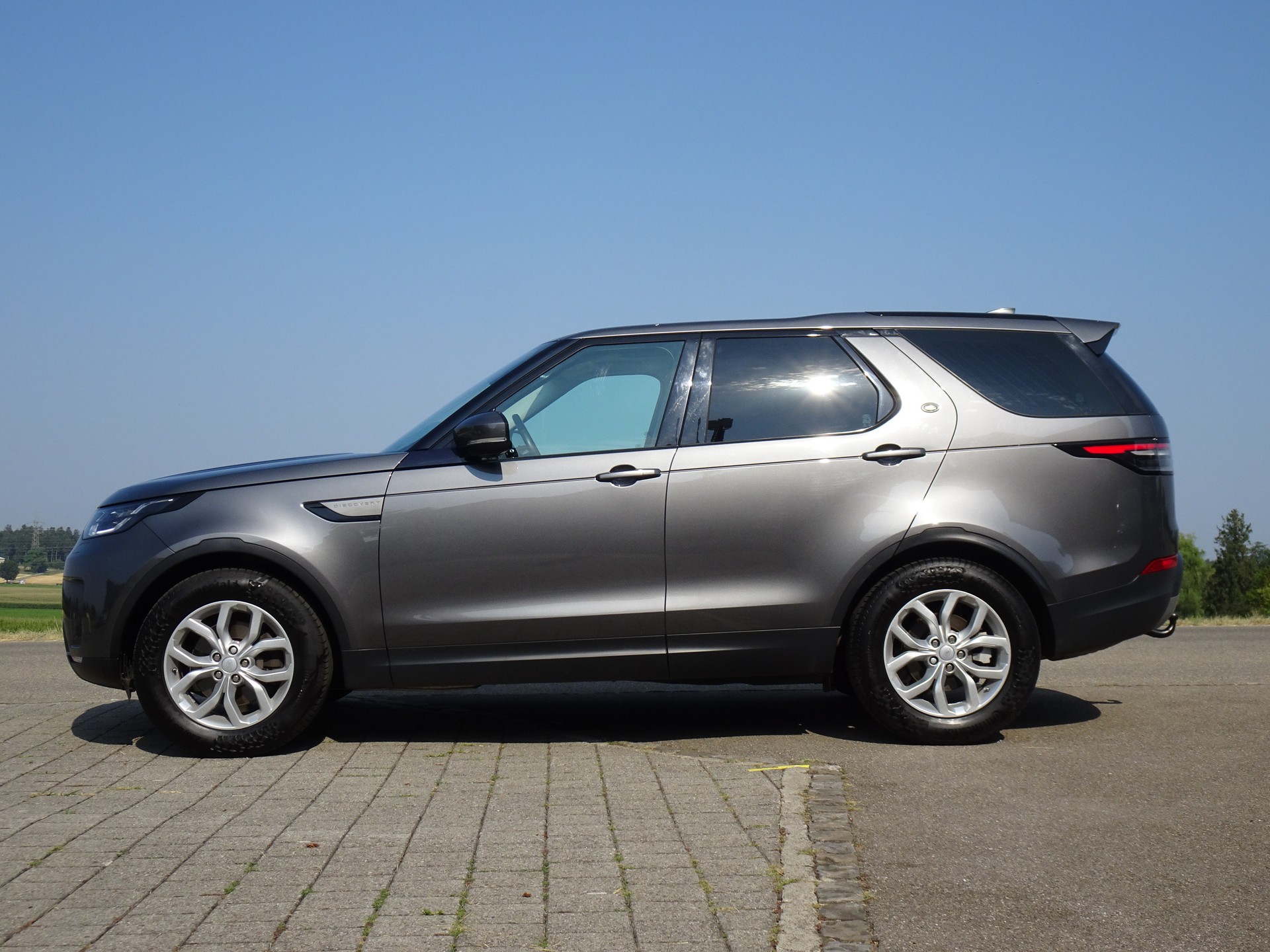LAND ROVER Discovery 3.0 TD6 HSE Automatic-image-1
