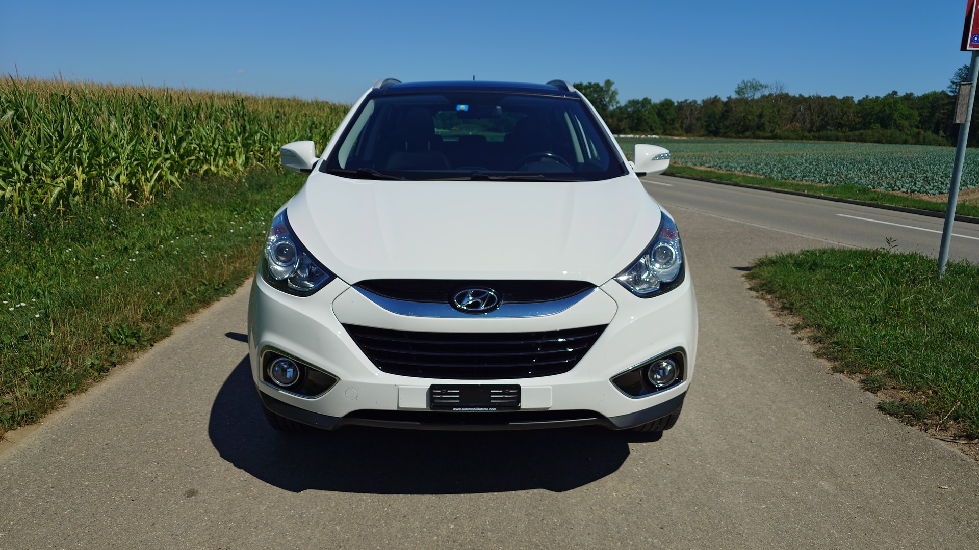 HYUNDAI iX 35 2.0 CRDi Premium 4WD Automatic-image-8