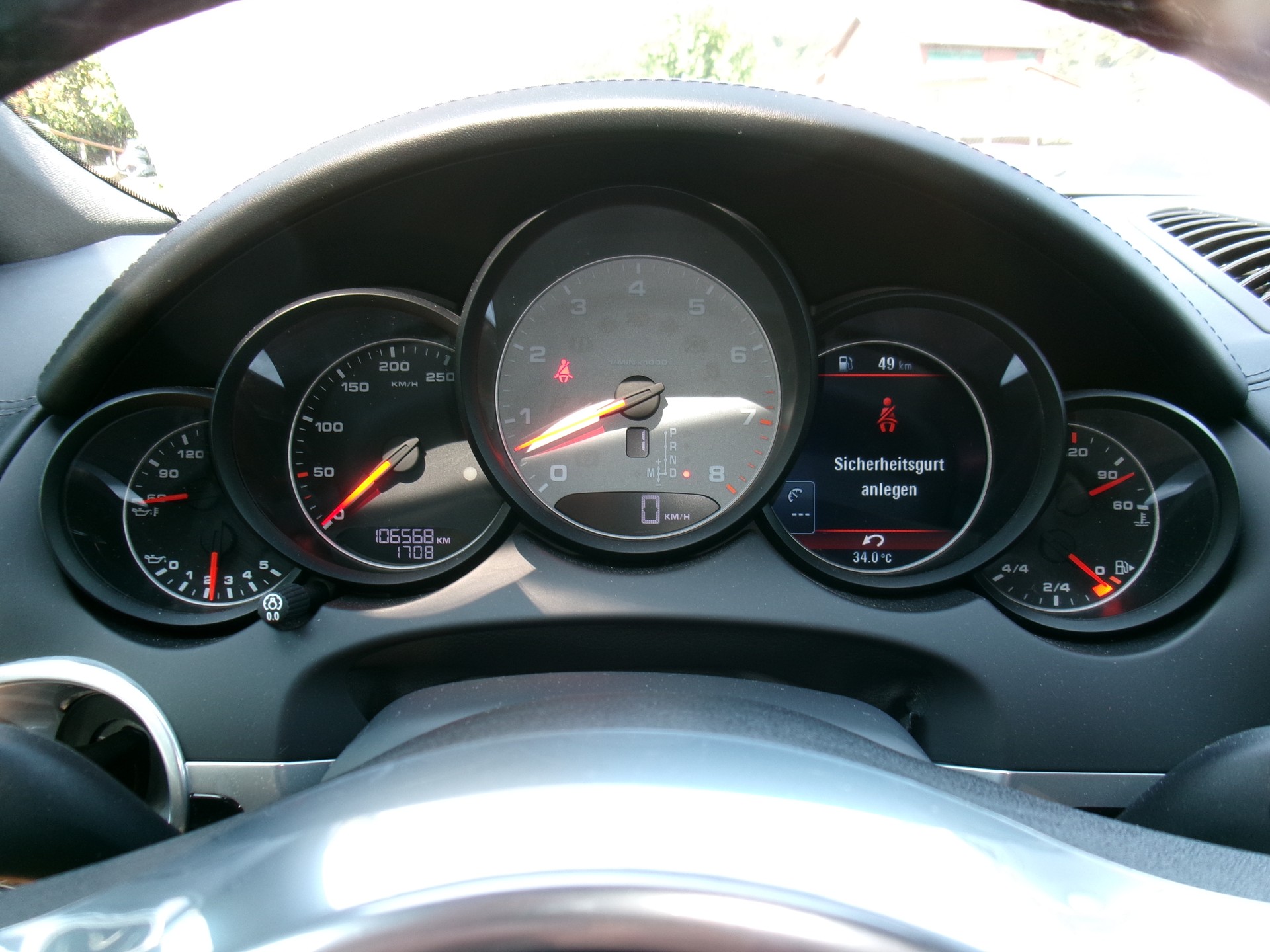 PORSCHE Cayenne S-showroom-element-2