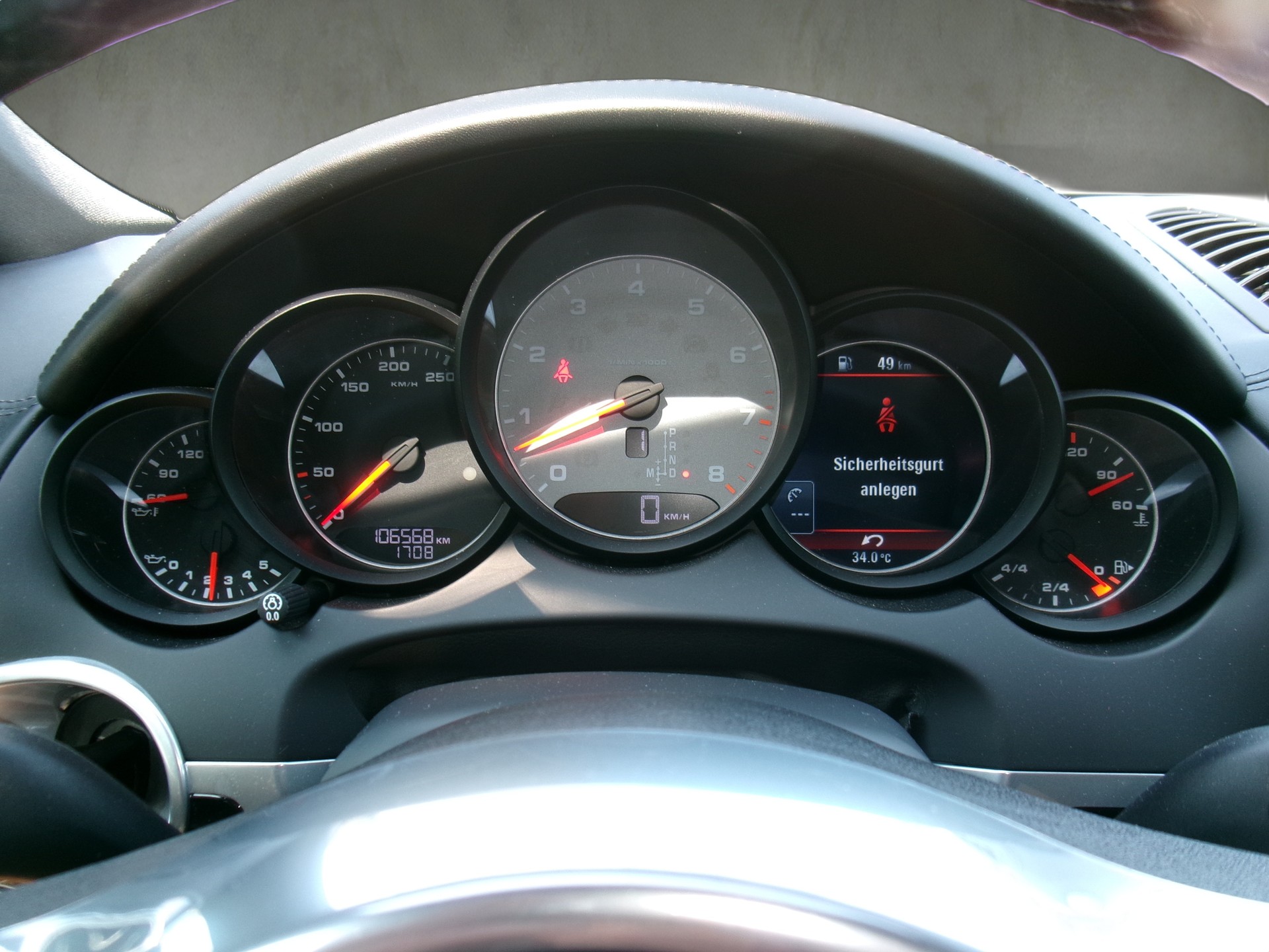 PORSCHE Cayenne S-showroom-element-2