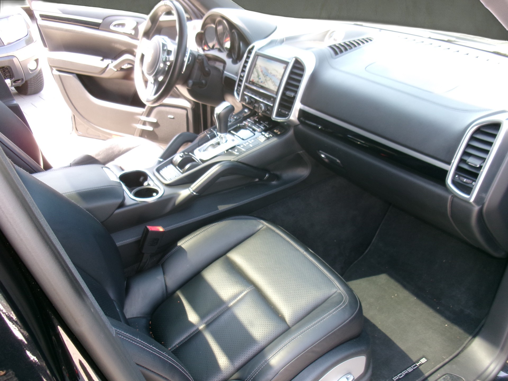 PORSCHE Cayenne S-image-5