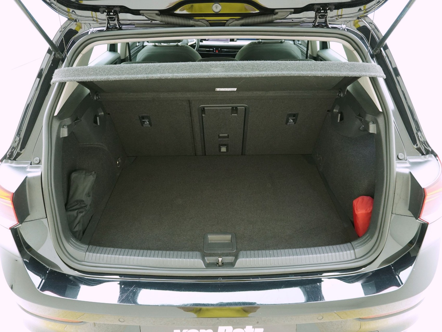 VW Golf 8 1.5 eTSI DSG Style-image-12