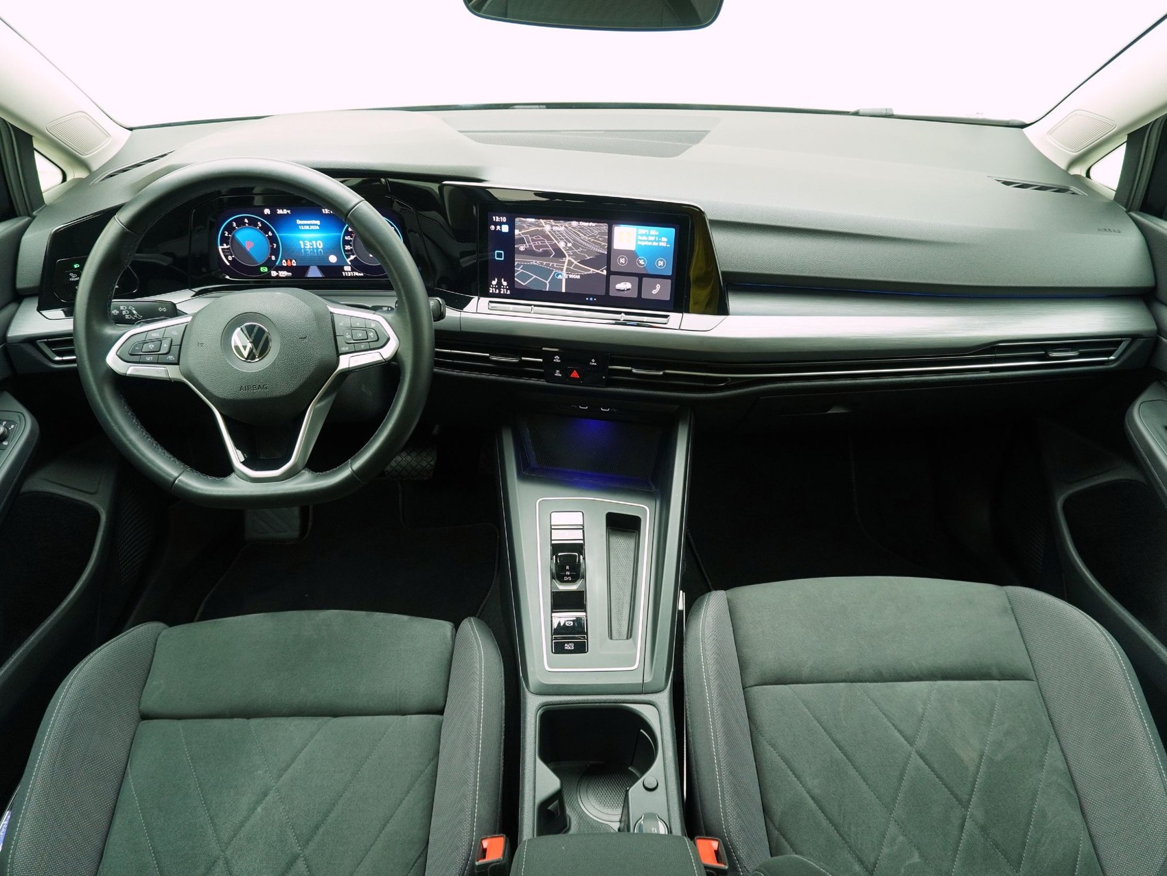 VW Golf 8 1.5 eTSI DSG Style-image-13