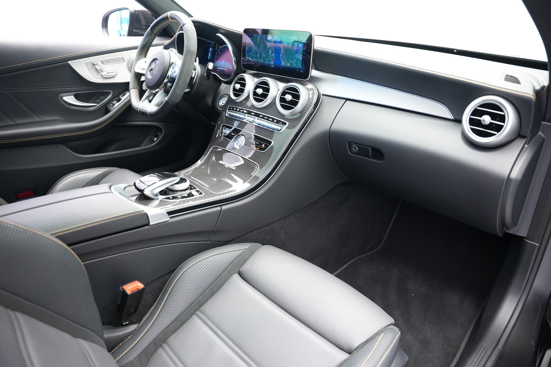 MERCEDES-BENZ C 63 S AMG Premium 9G-tronic *CH-Fahrzeug* *Designo Mattlackierung* *Carbon* *Burmester*-image-10