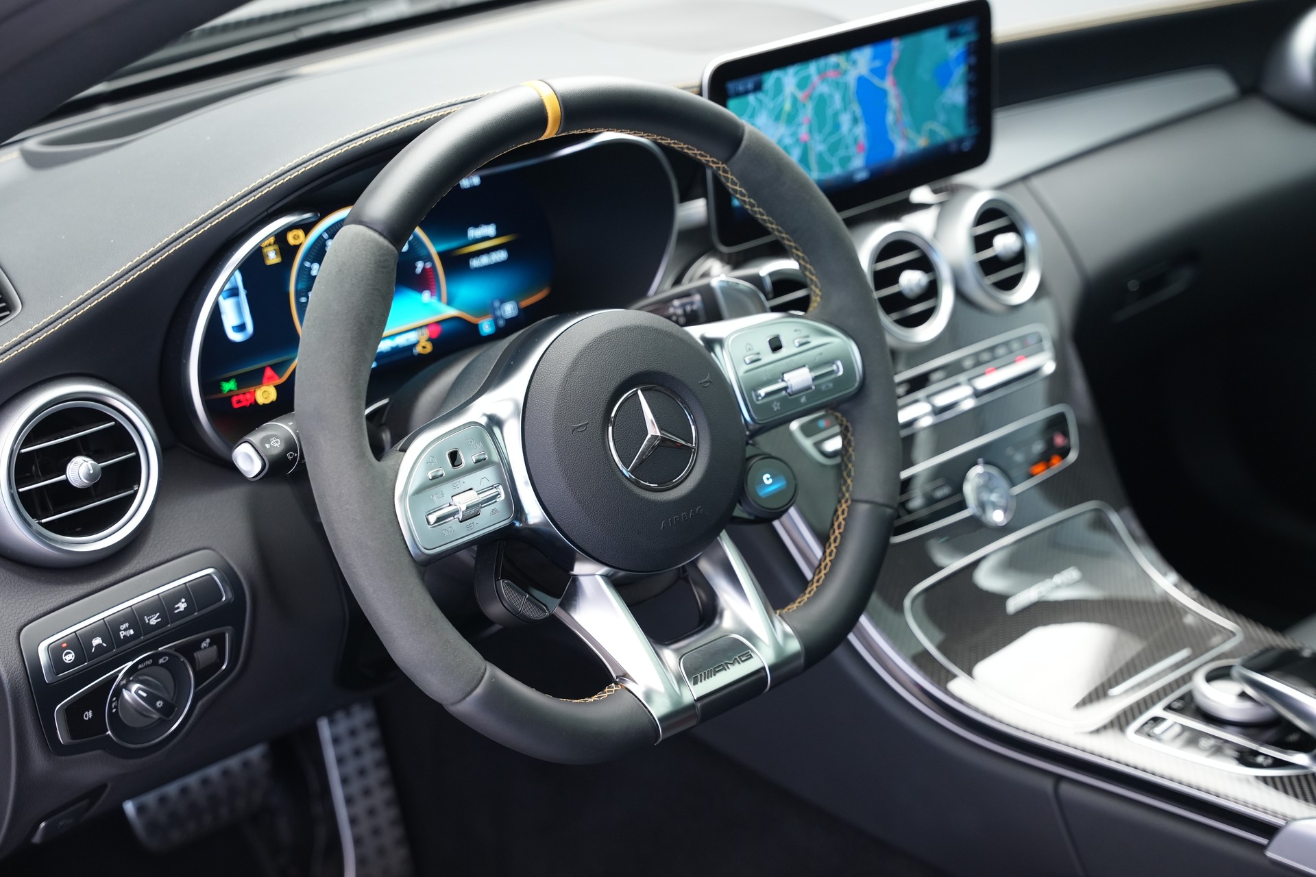 MERCEDES-BENZ C 63 S AMG Premium 9G-tronic *CH-Fahrzeug* *Designo Mattlackierung* *Carbon* *Burmester*-image-22