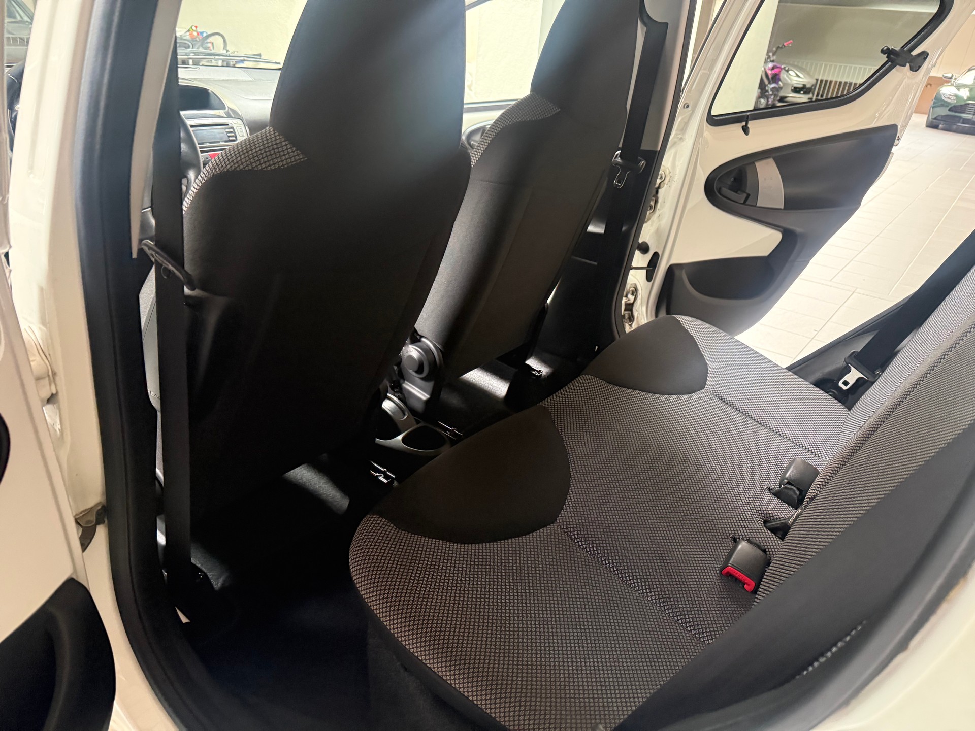 TOYOTA Aygo 1.0 VVT-i Luna-image-18