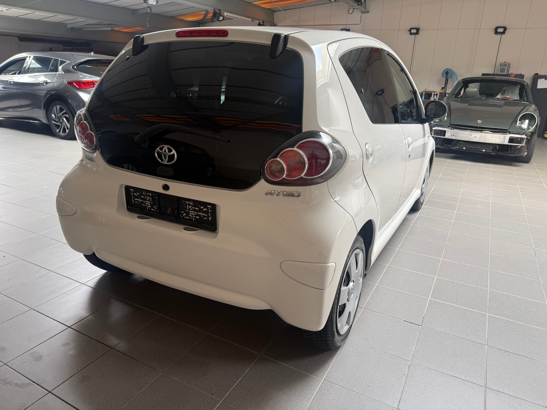 TOYOTA Aygo 1.0 VVT-i Luna-image-5
