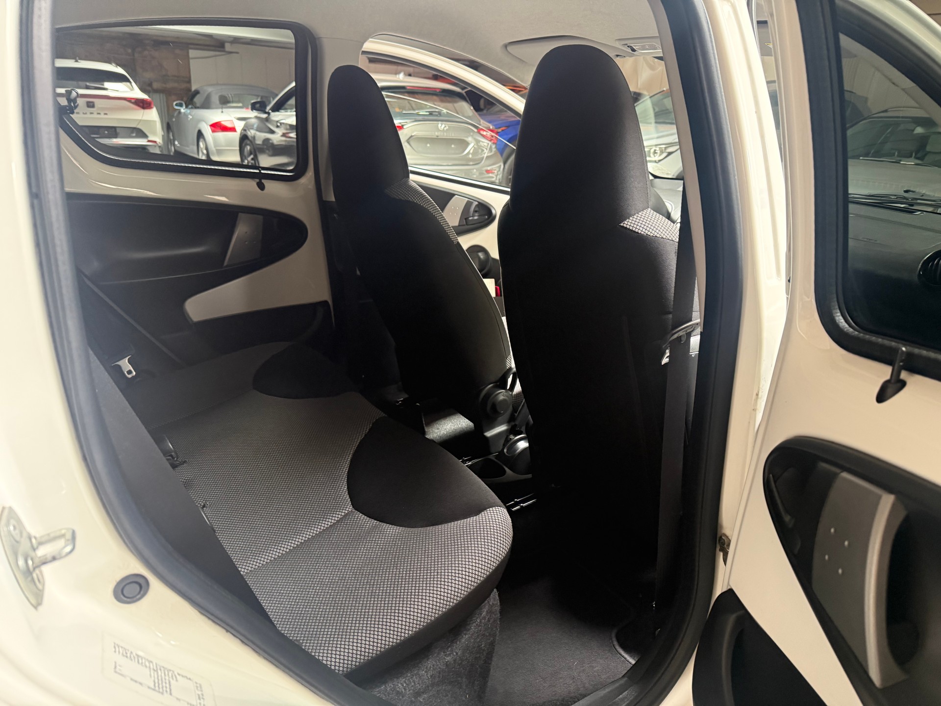 TOYOTA Aygo 1.0 VVT-i Luna-image-16