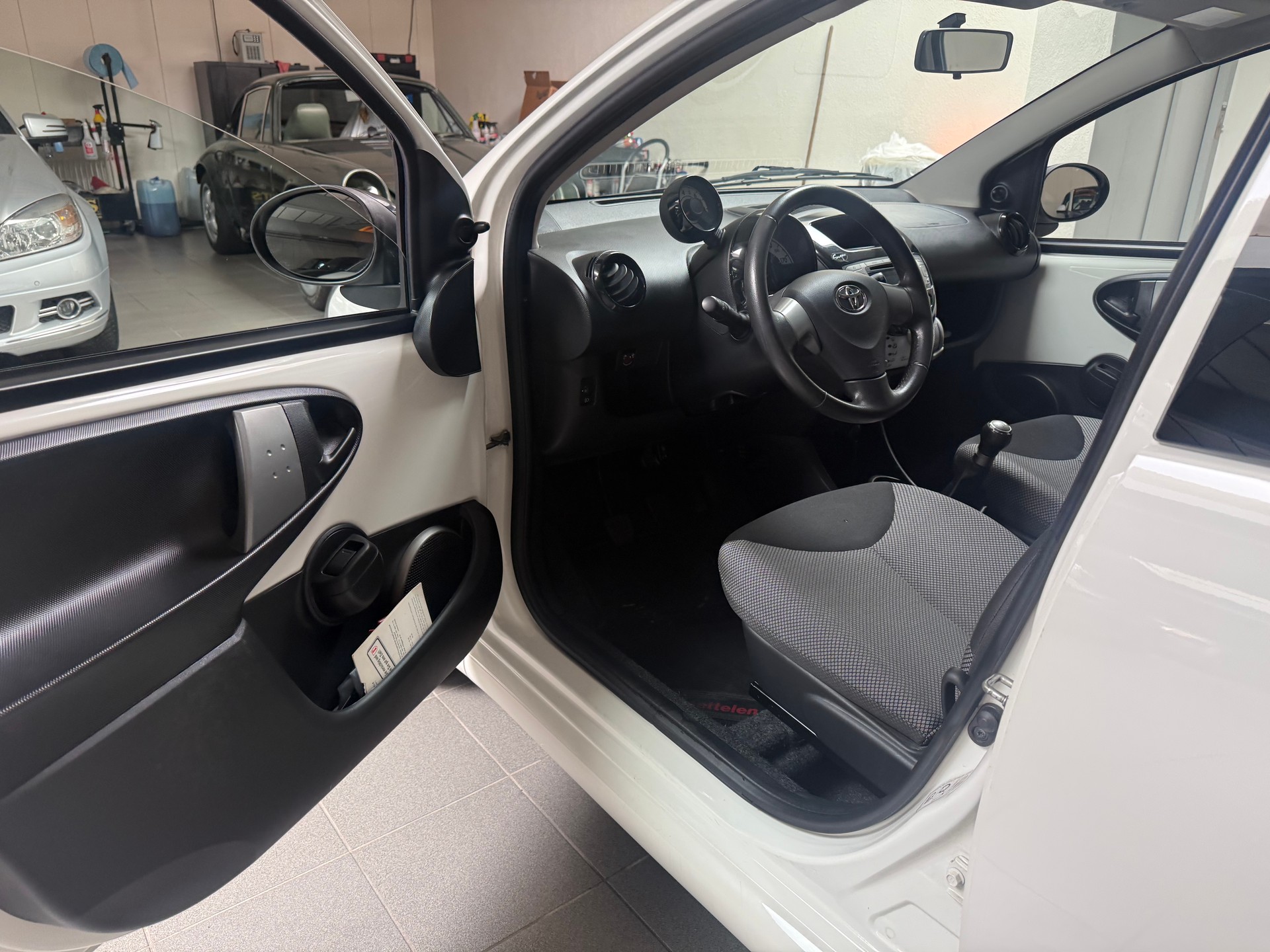 TOYOTA Aygo 1.0 VVT-i Luna-image-14