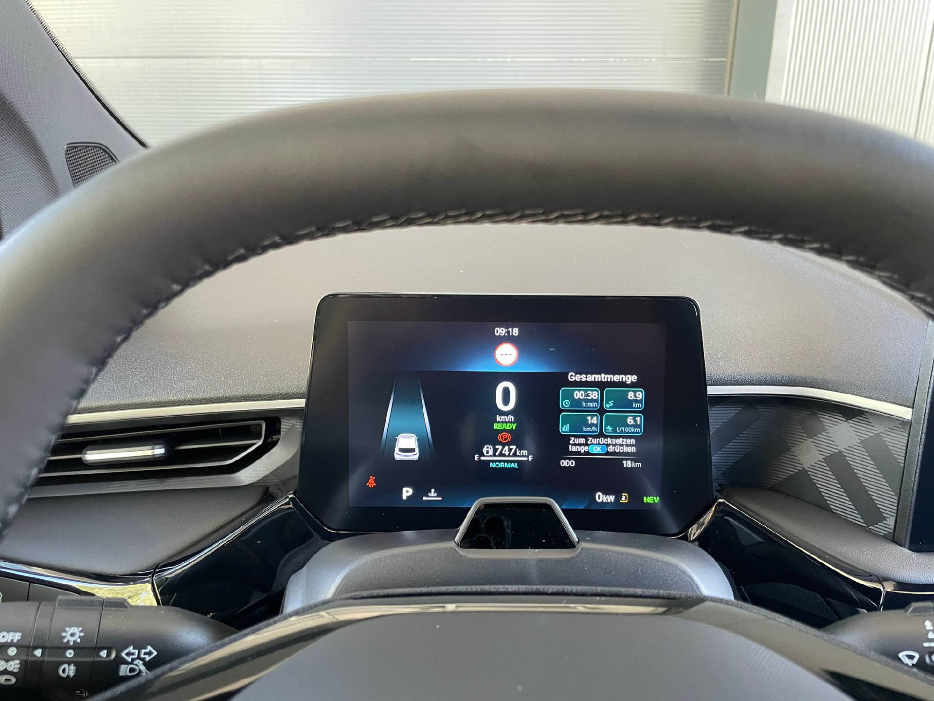 MG 3 1.5 Hybrid Luxury-image-8