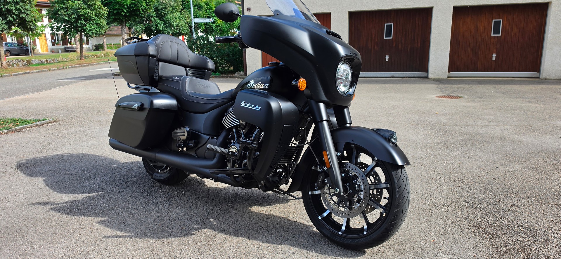 INDIAN Roadmaster Dark Horse-image-2