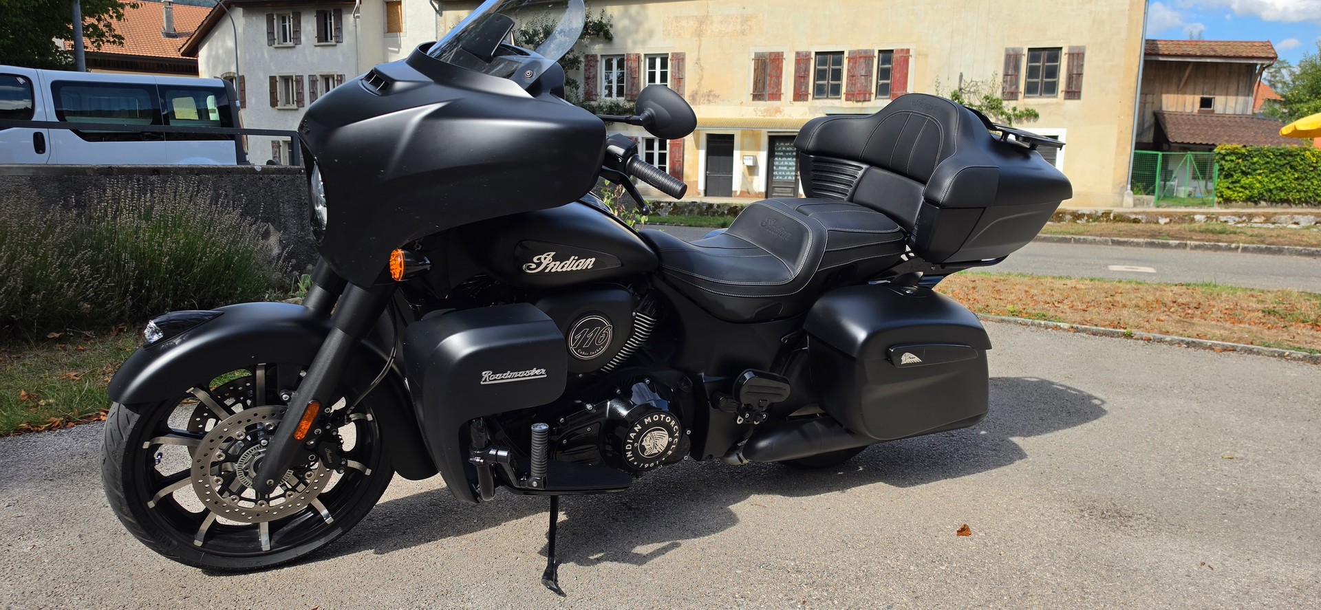 INDIAN Roadmaster Dark Horse-image-0