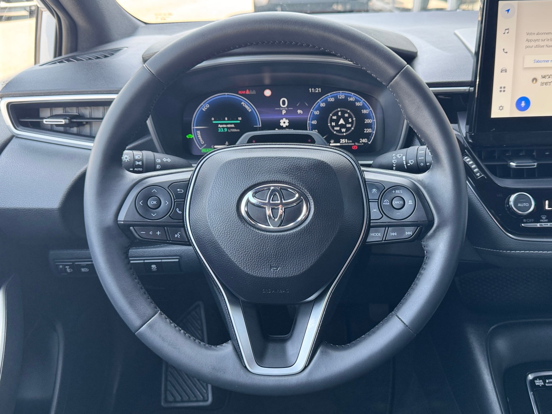 TOYOTA Corolla 1.8 HSD Comfort e- CVT-image-14