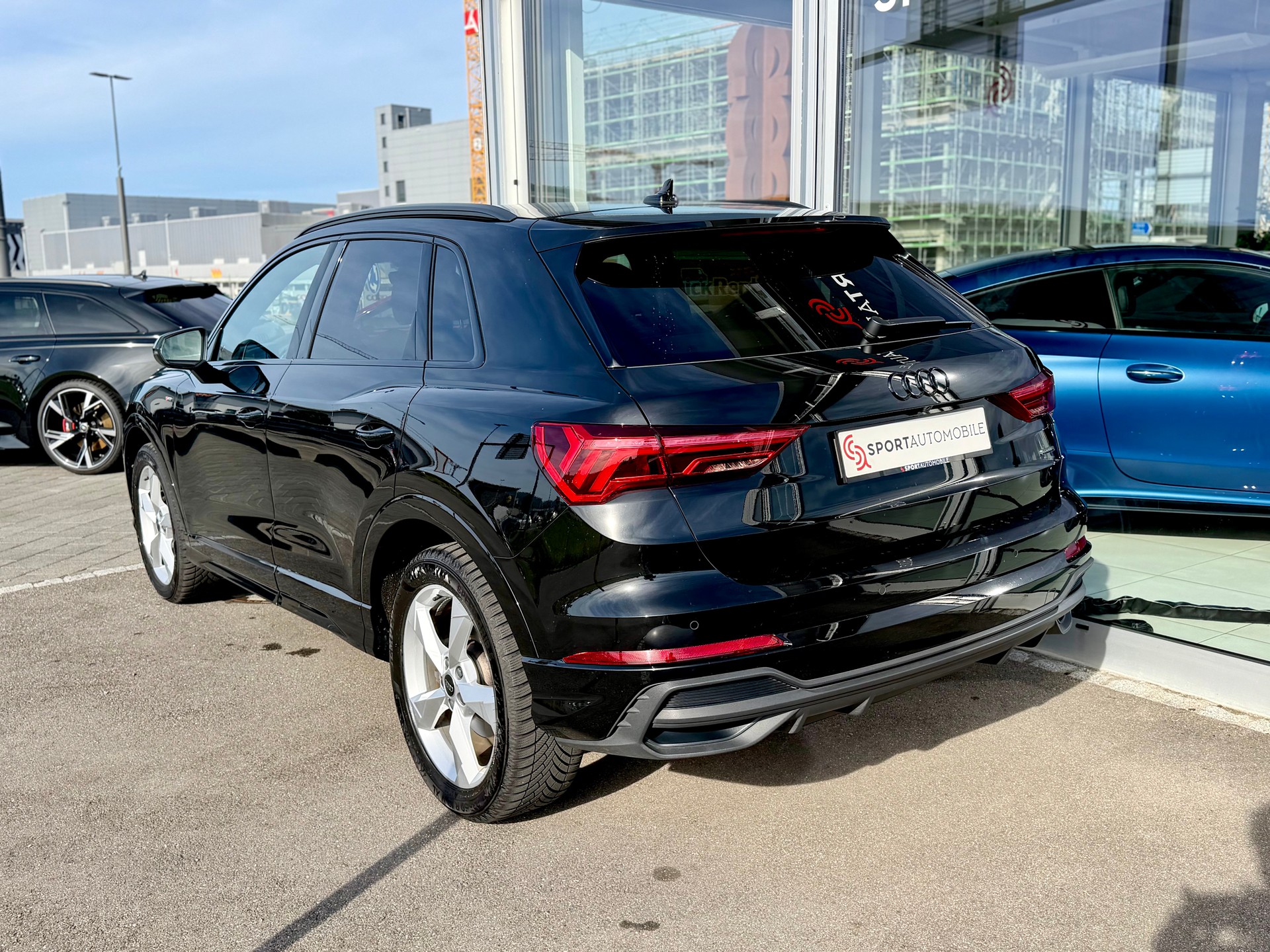 AUDI Q3 Sportback 40 TDI S line quattro S-tronic-image-11