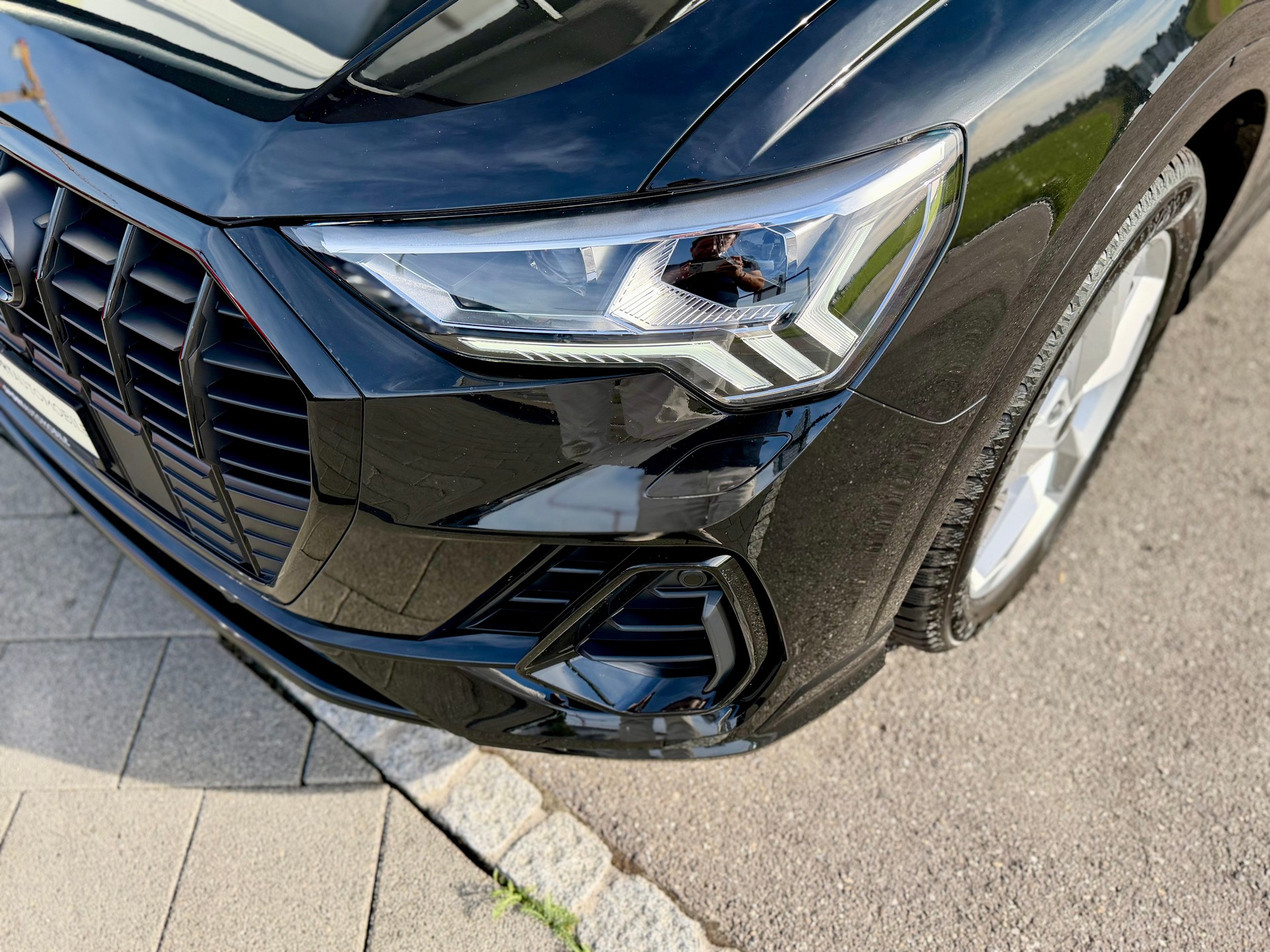 AUDI Q3 Sportback 40 TDI S line quattro S-tronic-image-6