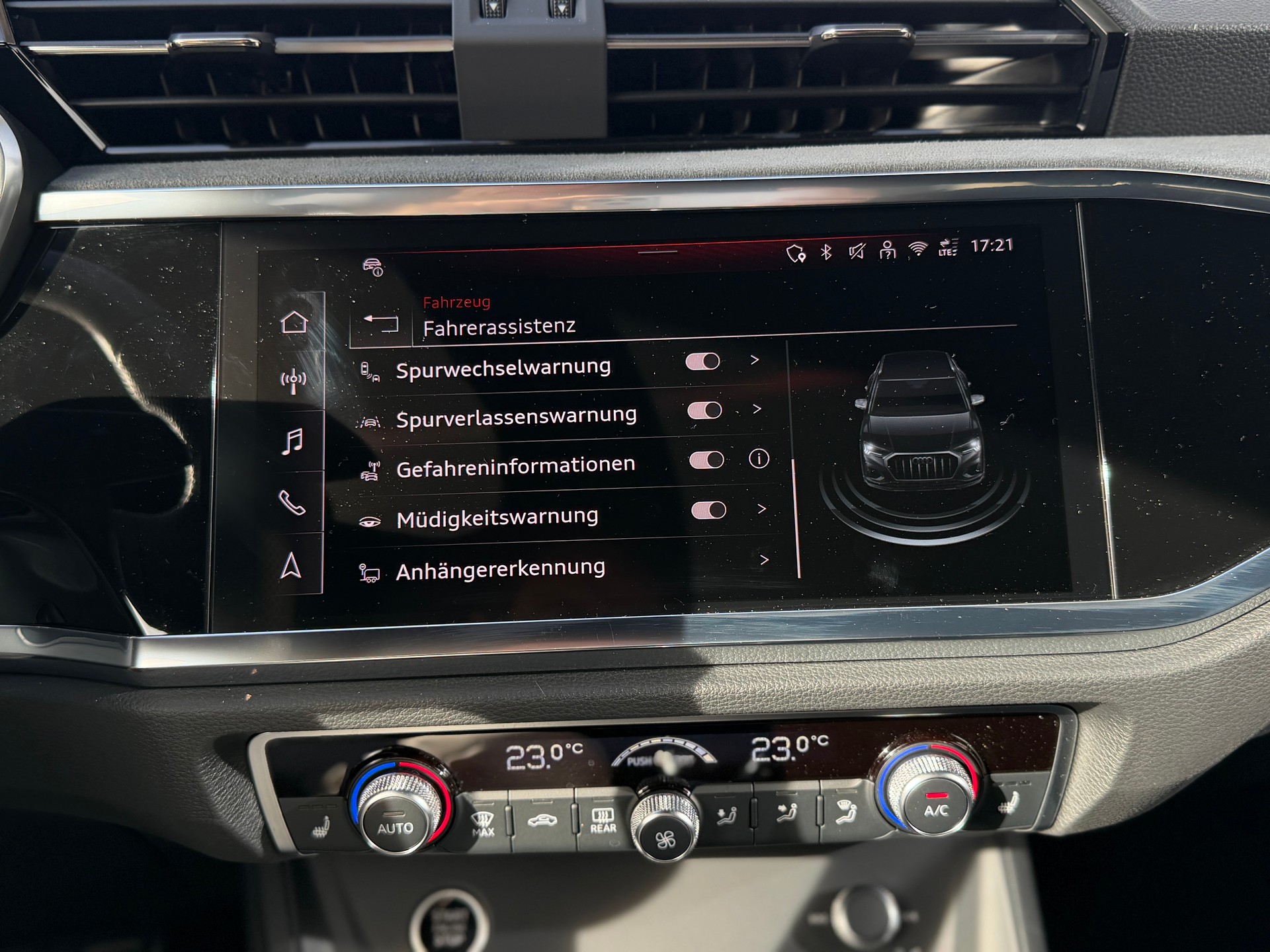 AUDI Q3 Sportback 40 TDI S line quattro S-tronic-image-25