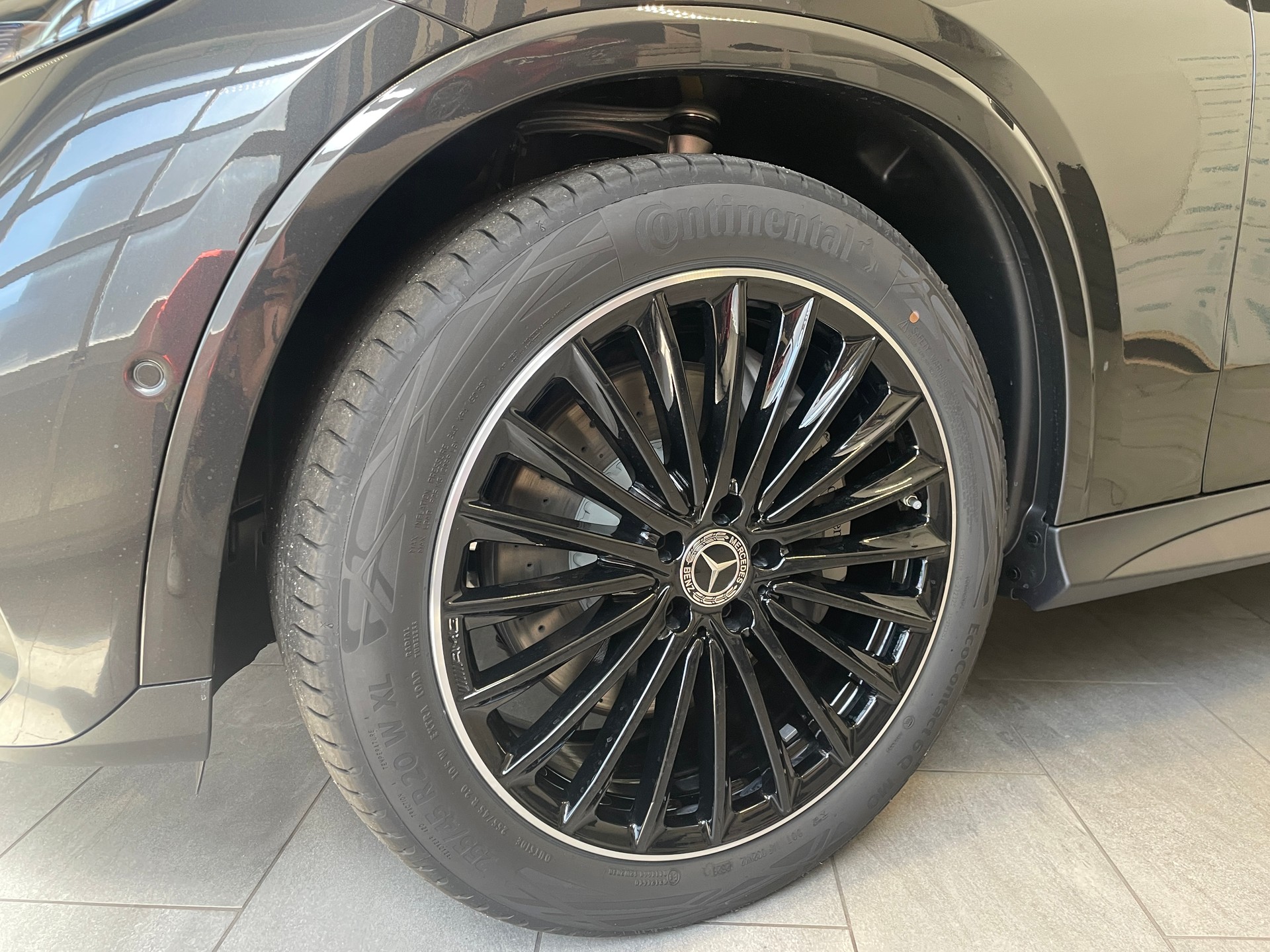 MERCEDES-BENZ GLC 300 4Matic 9G-Tronic AMG Line-showroom-element-3