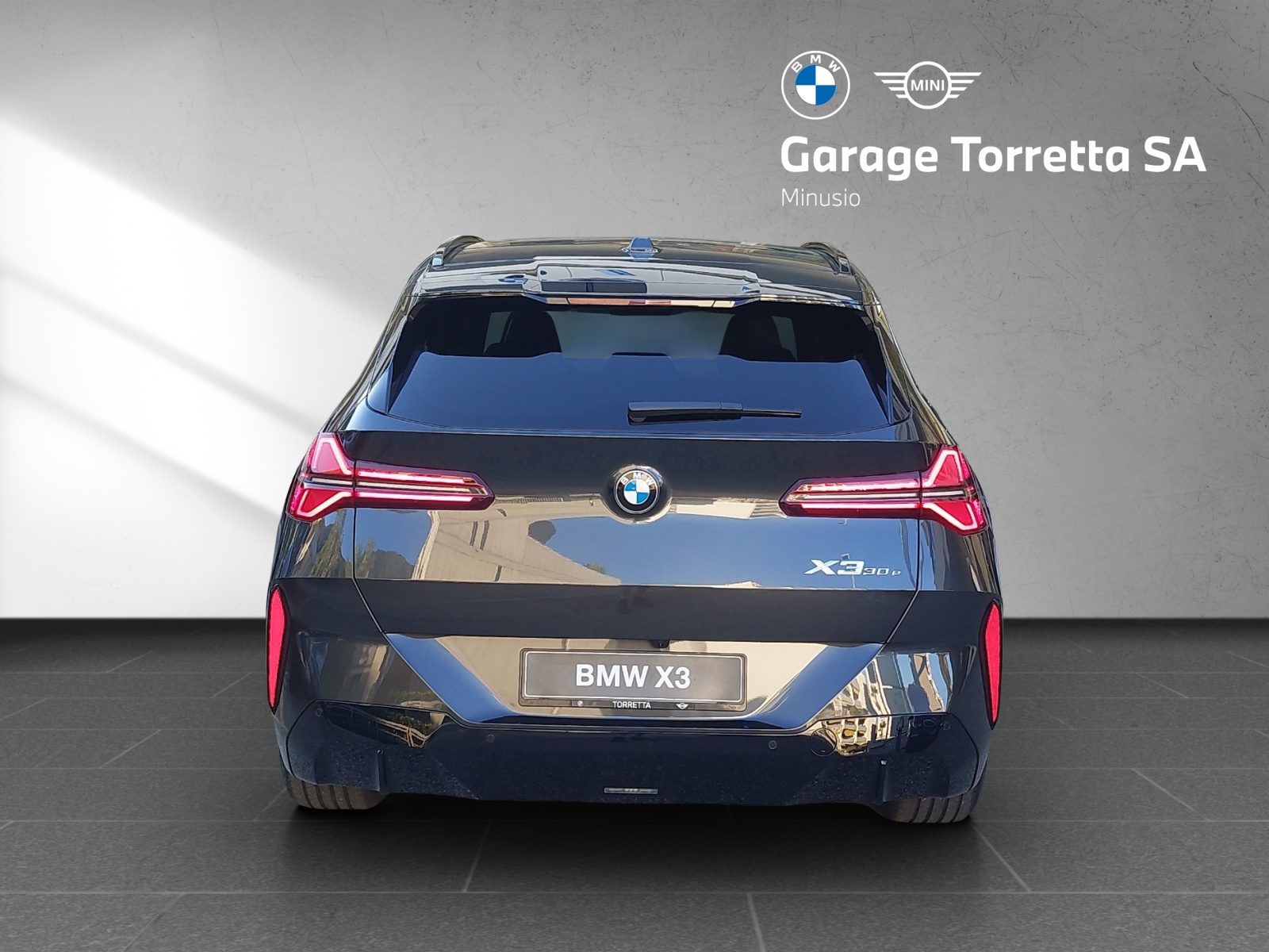 BMW X3 xDrive 30e M Sport Pro-showroom-element-3