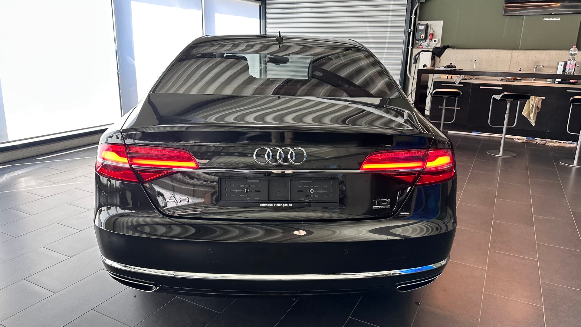 AUDI A8 3.0 V6 TDI quattro T-Tronic-image-6