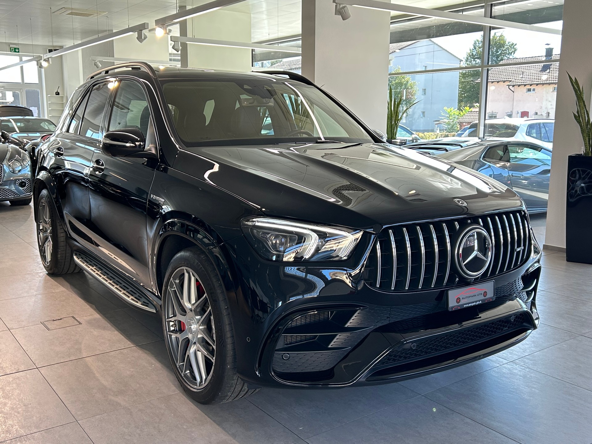 MERCEDES-BENZ GLE 63 S AMG 4Matic+ 9G-Speedshift-showroom-element-1
