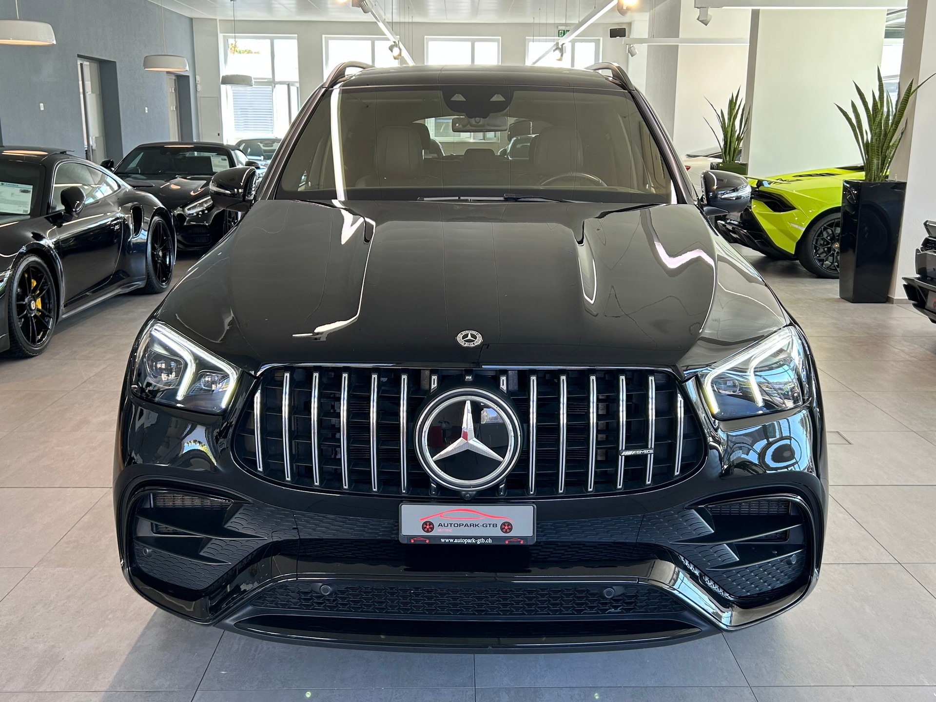 MERCEDES-BENZ GLE 63 S AMG 4Matic+ 9G-Speedshift-showroom-element-2