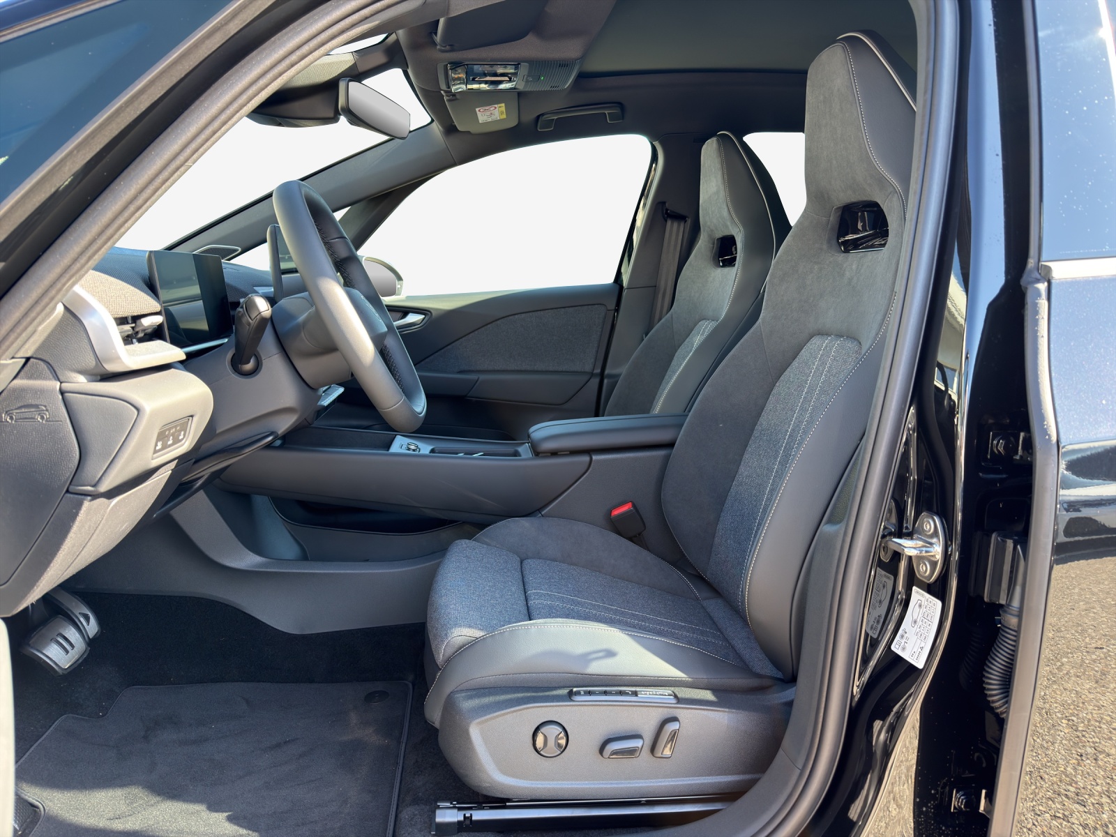 VW ID.3 Neo 79 kWh 231 PS Style-image-7