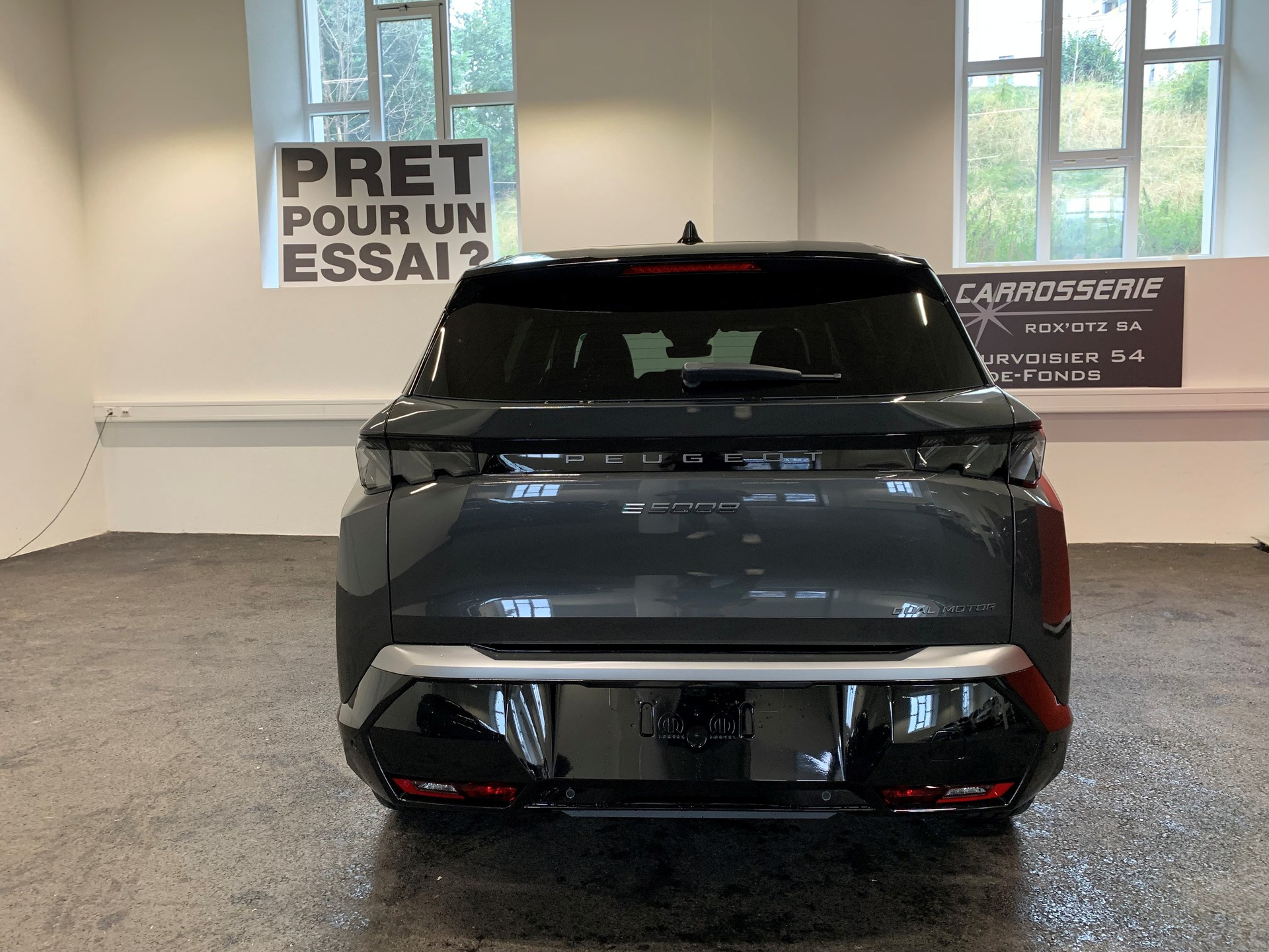 PEUGEOT 5008 210 73kWh GT Exclusive-image-6