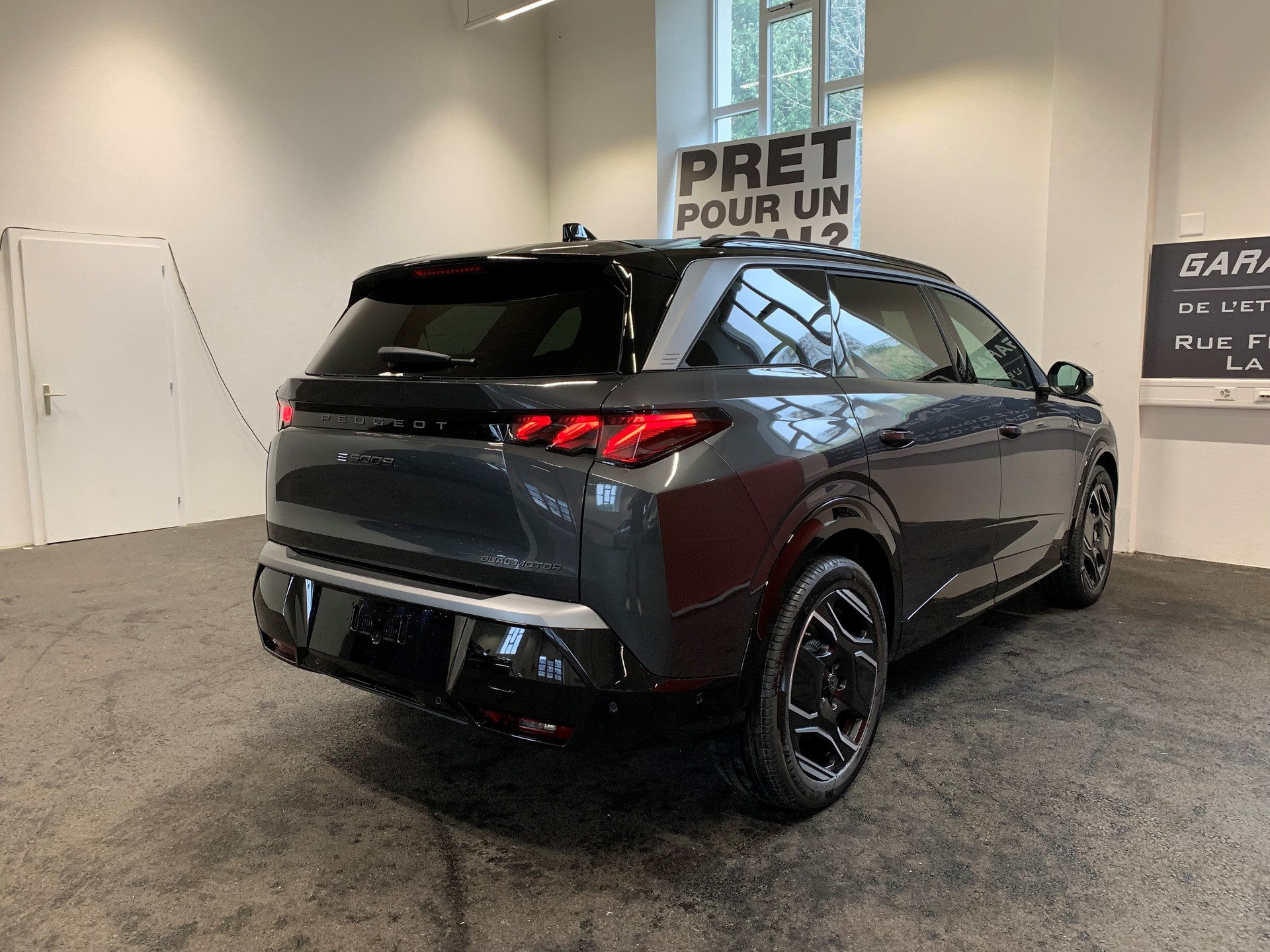 PEUGEOT 5008 210 73kWh GT Exclusive-image-7