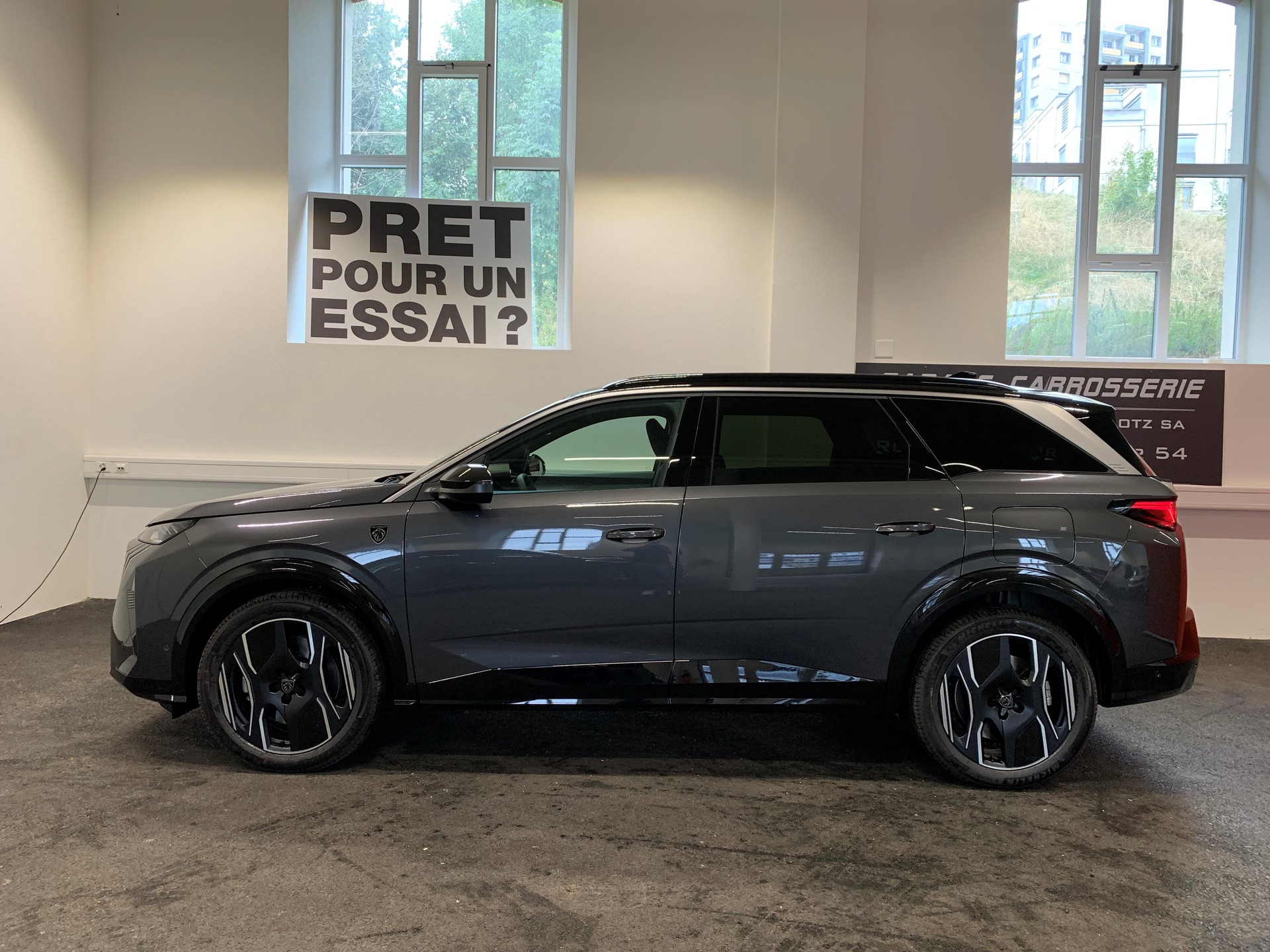 PEUGEOT 5008 210 73kWh GT Exclusive-image-4