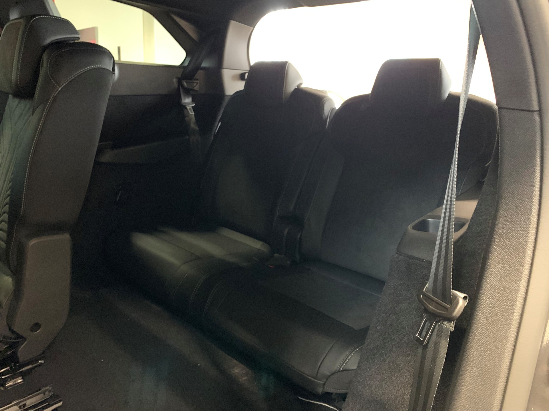 PEUGEOT 5008 210 73kWh GT Exclusive-image-10