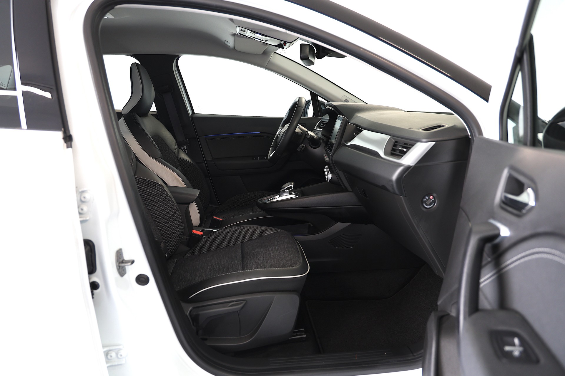 RENAULT Captur 1.6 E-Tech techno-image-13