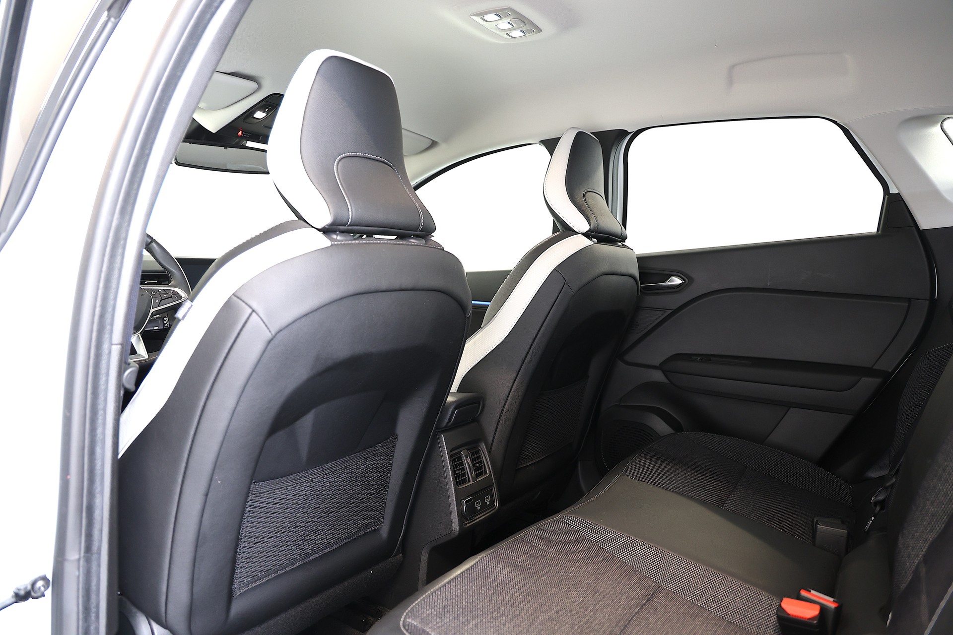 RENAULT Captur 1.6 E-Tech techno-image-17