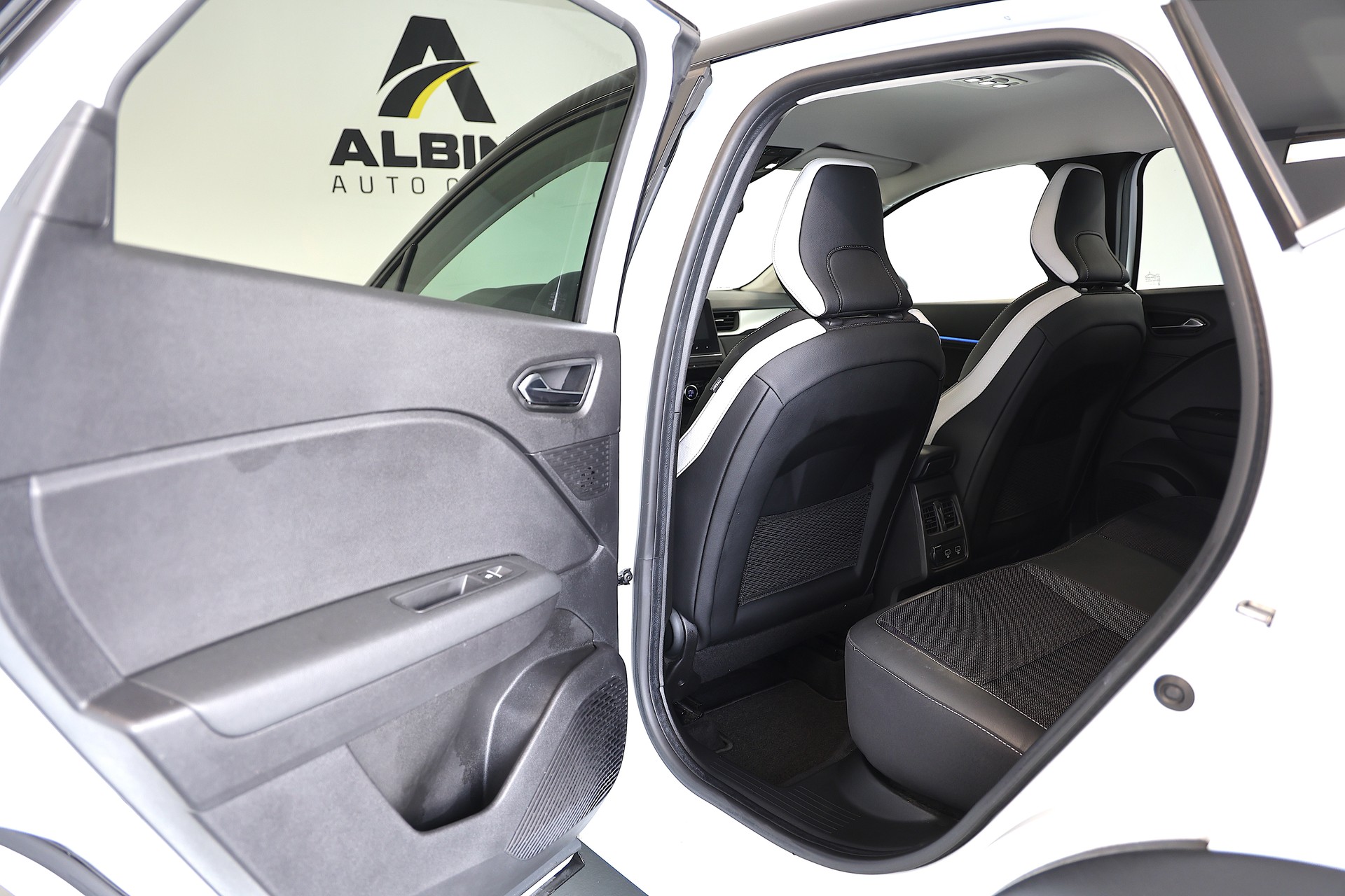 RENAULT Captur 1.6 E-Tech techno-image-15