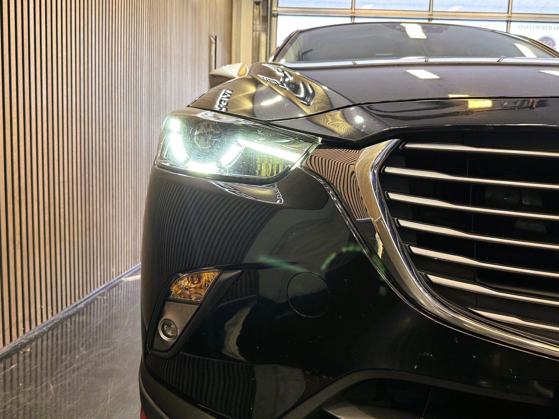 MAZDA CX-3 2.0 Ambition AWD-showroom-element-3