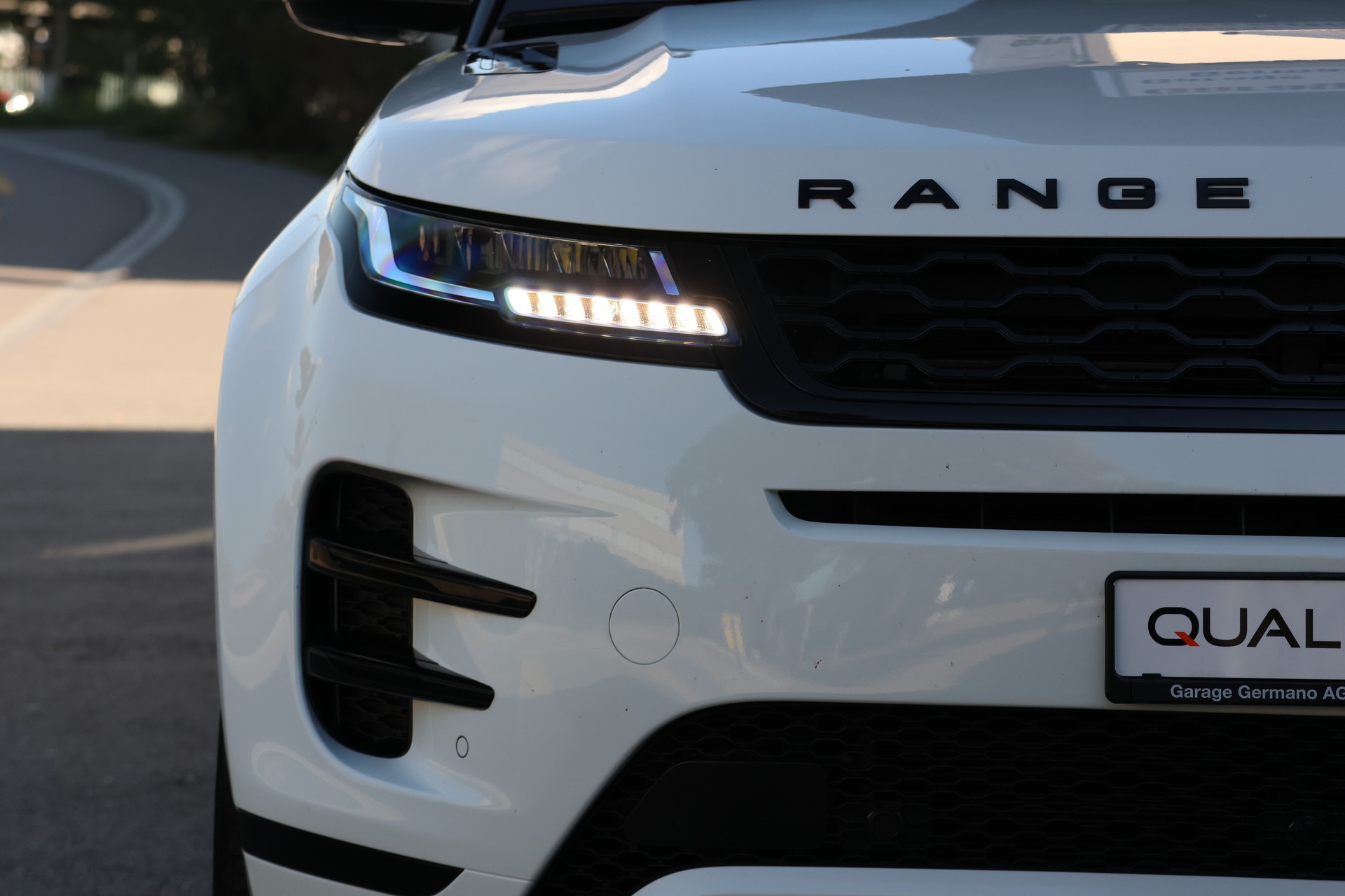 LAND ROVER Range Rover Evoque R-Dynamic P 250 S AT9-showroom-element-2