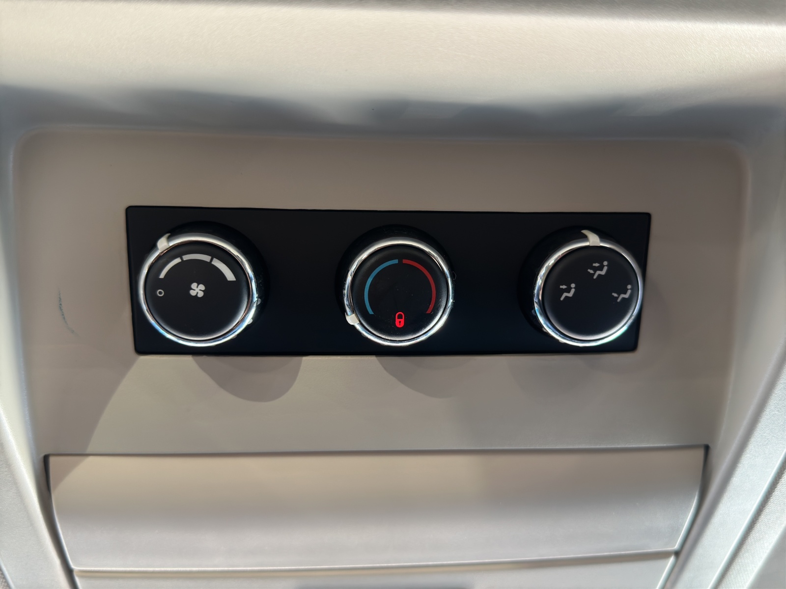 CHRYSLER TOWN COUNTRY 3.7 Benzin-image-23