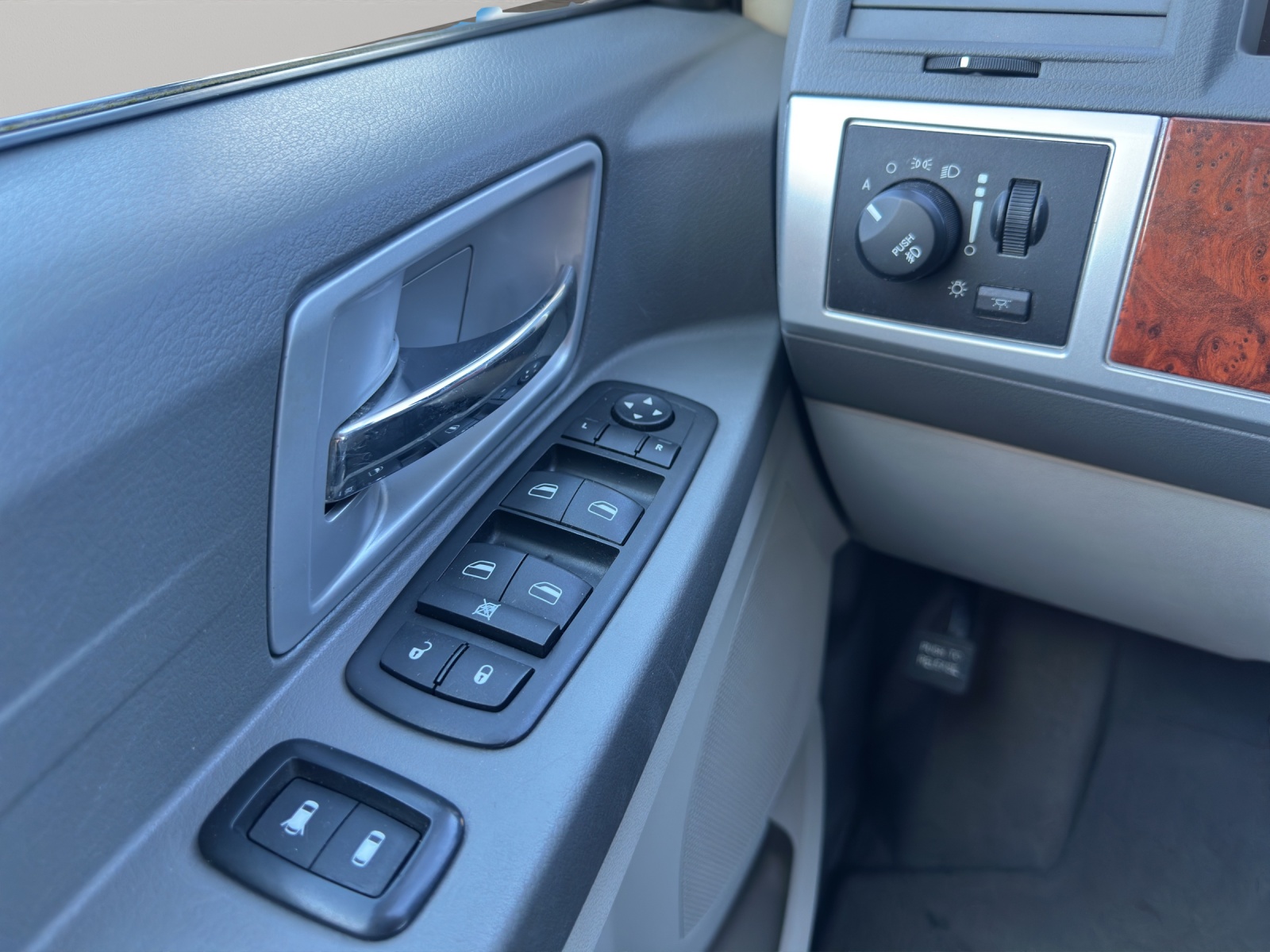 CHRYSLER TOWN COUNTRY 3.7 Benzin-image-16