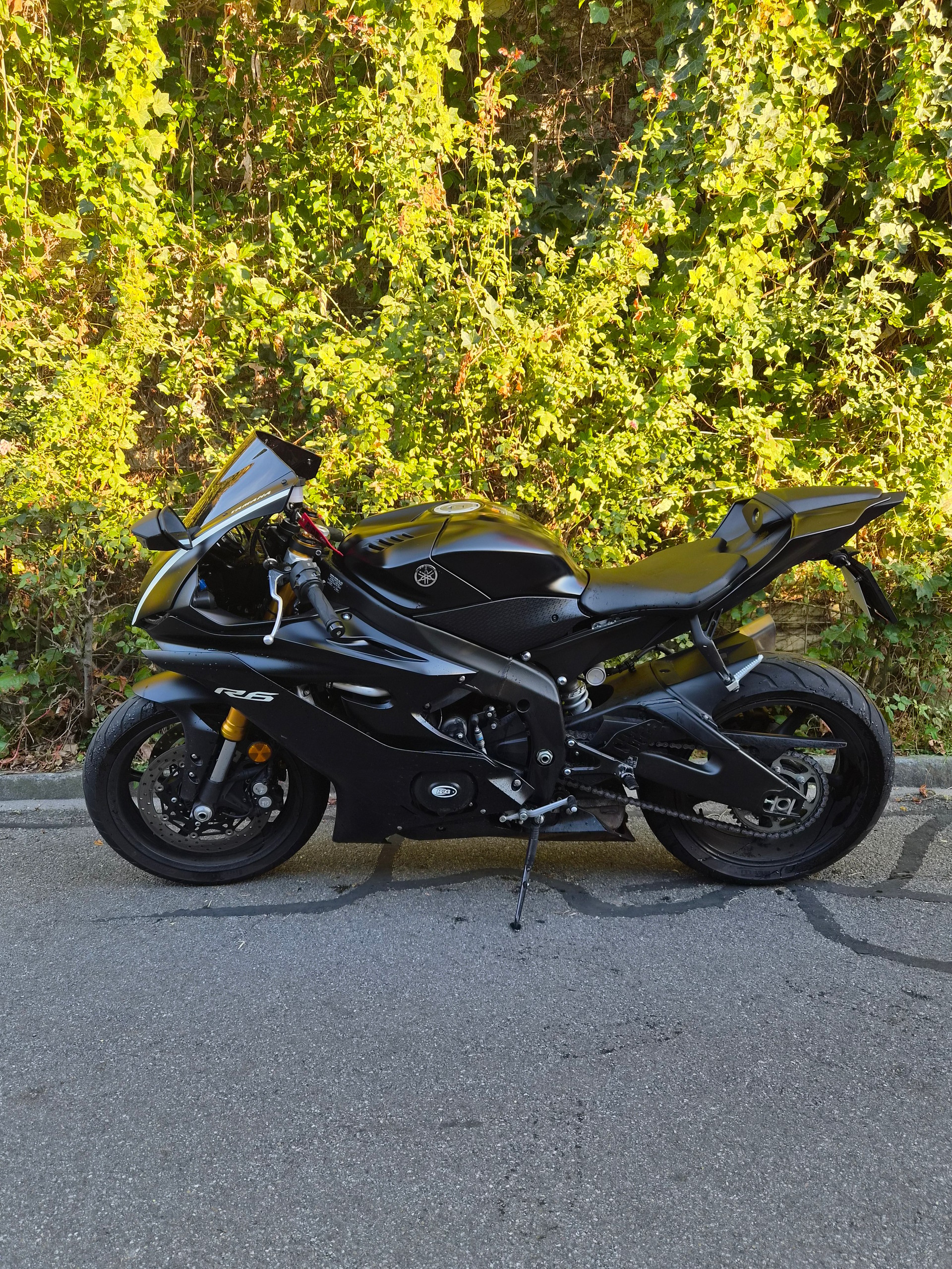 YAMAHA YZF-R6-image-1