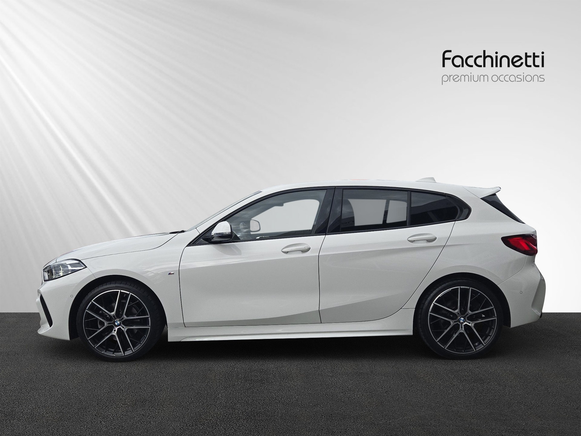 BMW 118i M Sport Steptronic-showroom-element-1