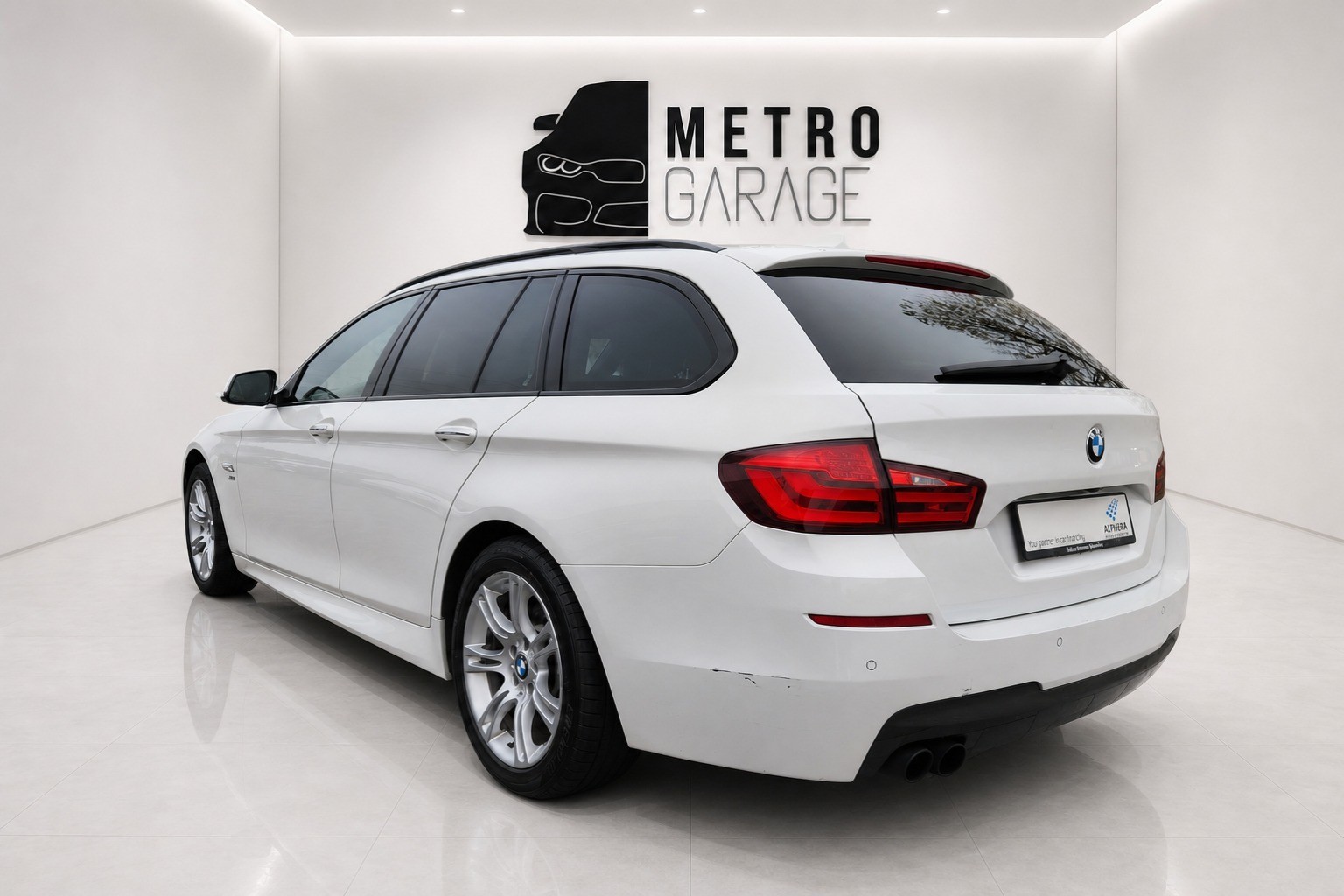 BMW 525d xDrive Touring Steptronic-showroom-element-2