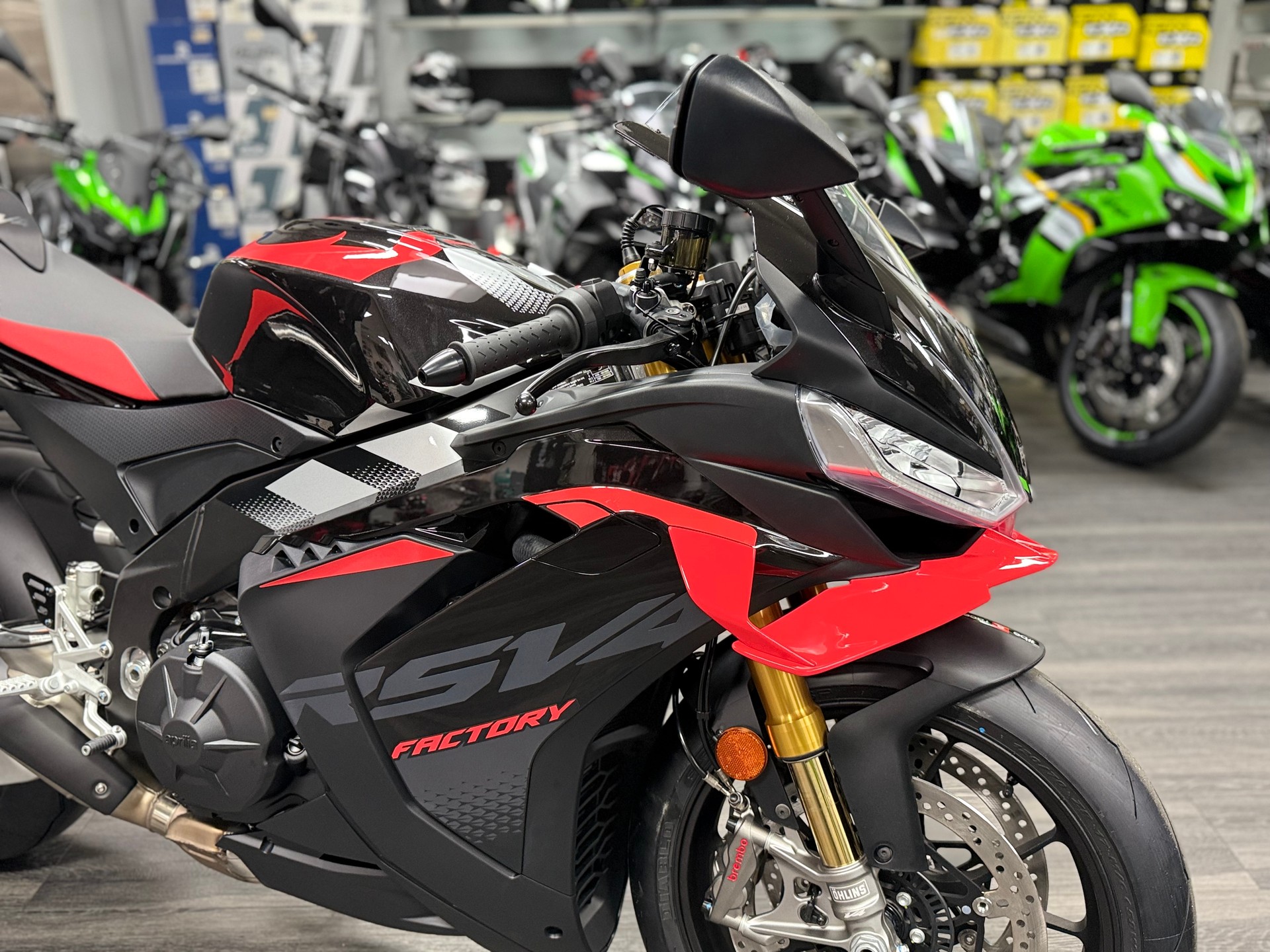 APRILIA RSV4 1100 Factory E5+ 2025 Dark Kracken-image-3