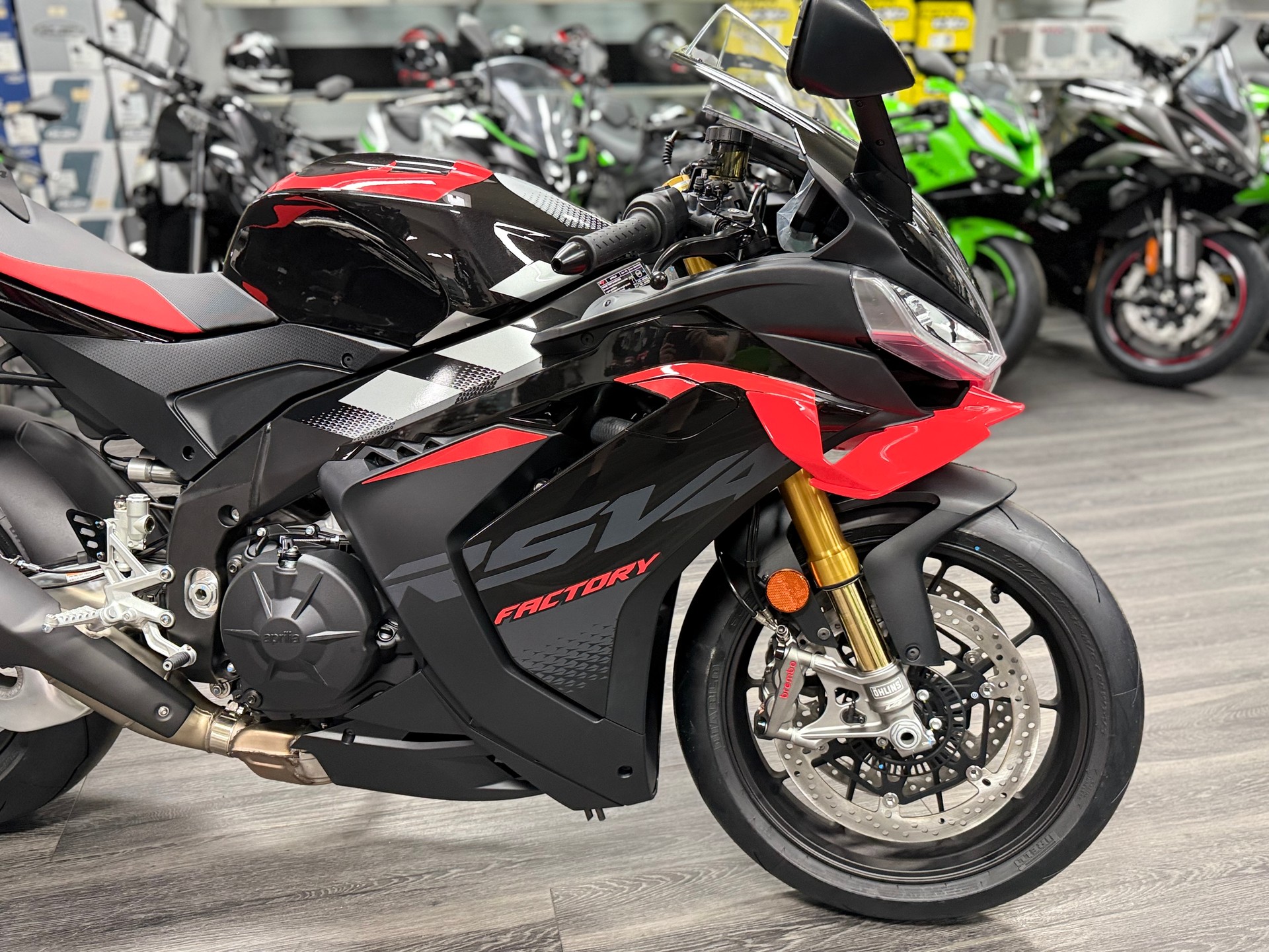 APRILIA RSV4 1100 Factory E5+ 2025 Dark Kracken-image-7