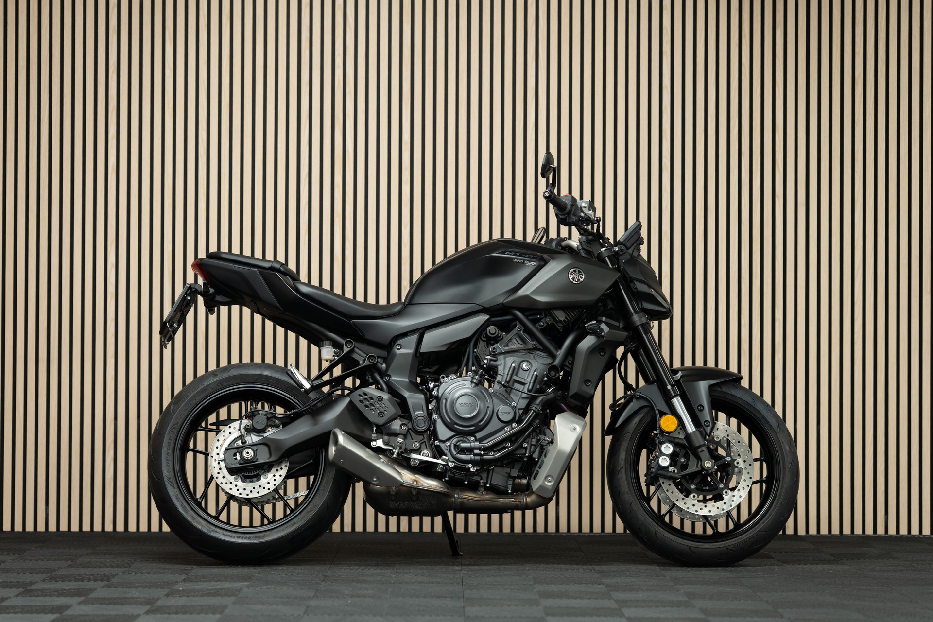 YAMAHA MT-07 mit Kurzheck und Lenkerendspiegeln-image-0