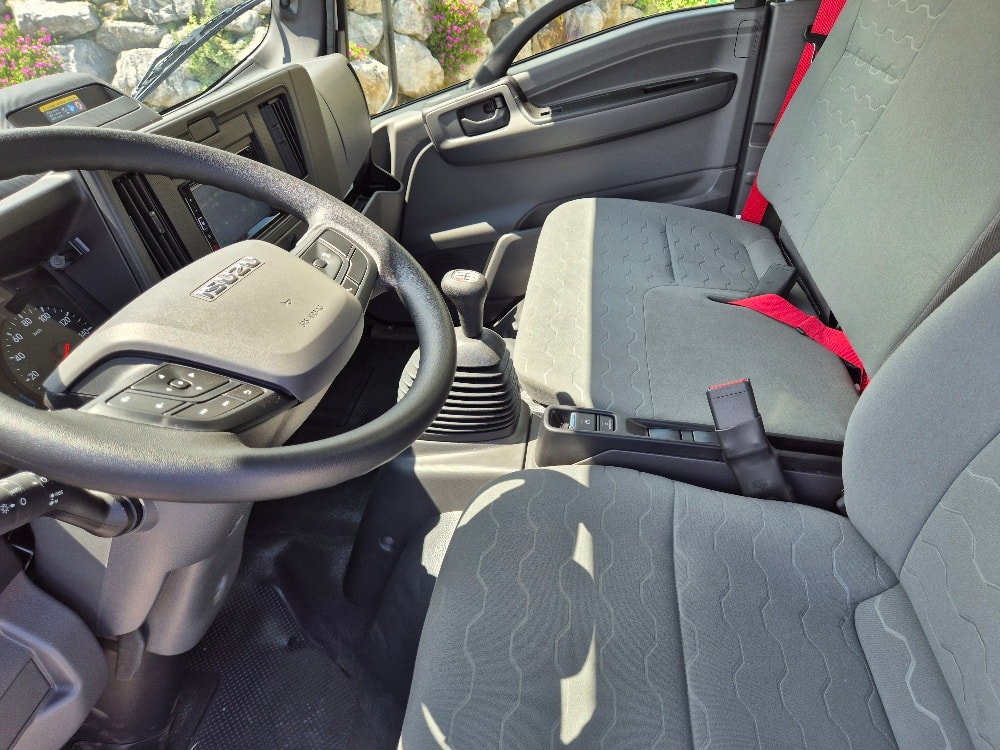 ISUZU M 27 E-image-7