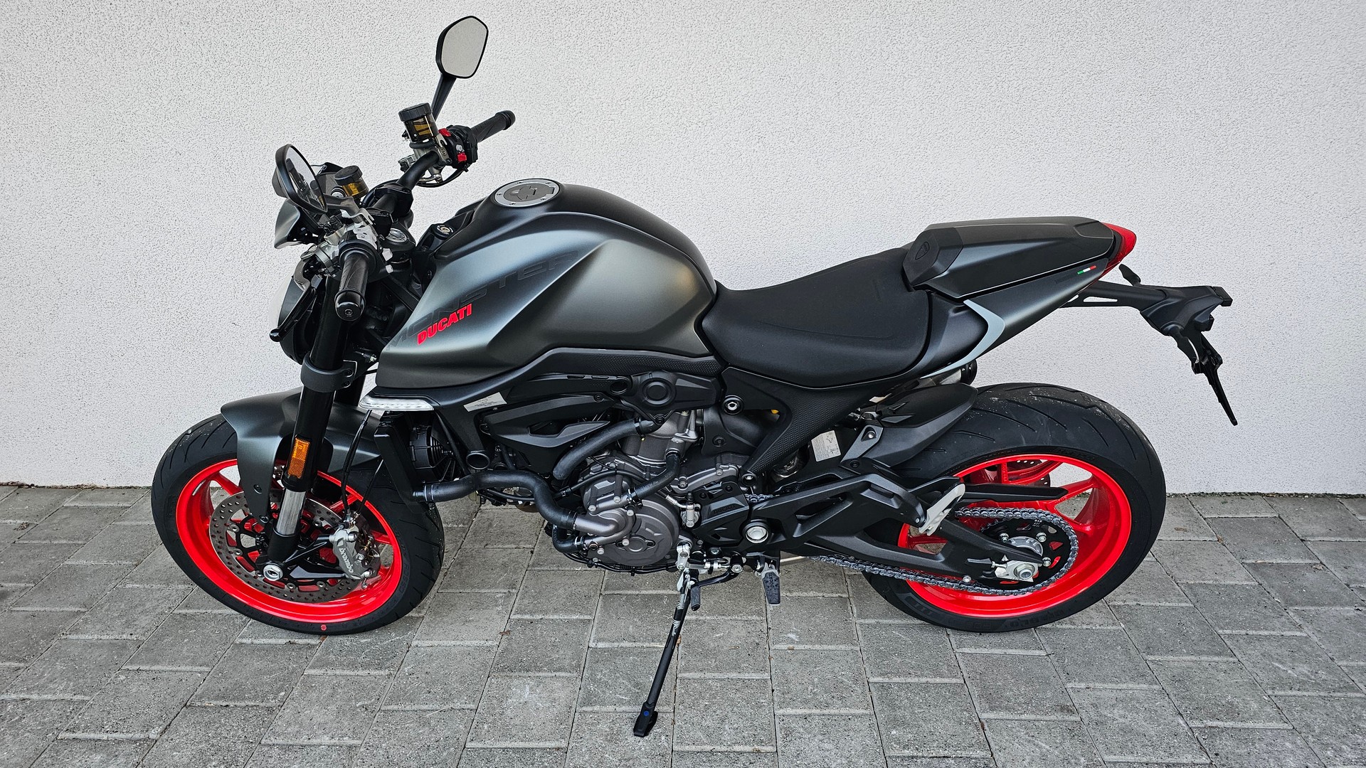 DUCATI Monster + 937-image-1