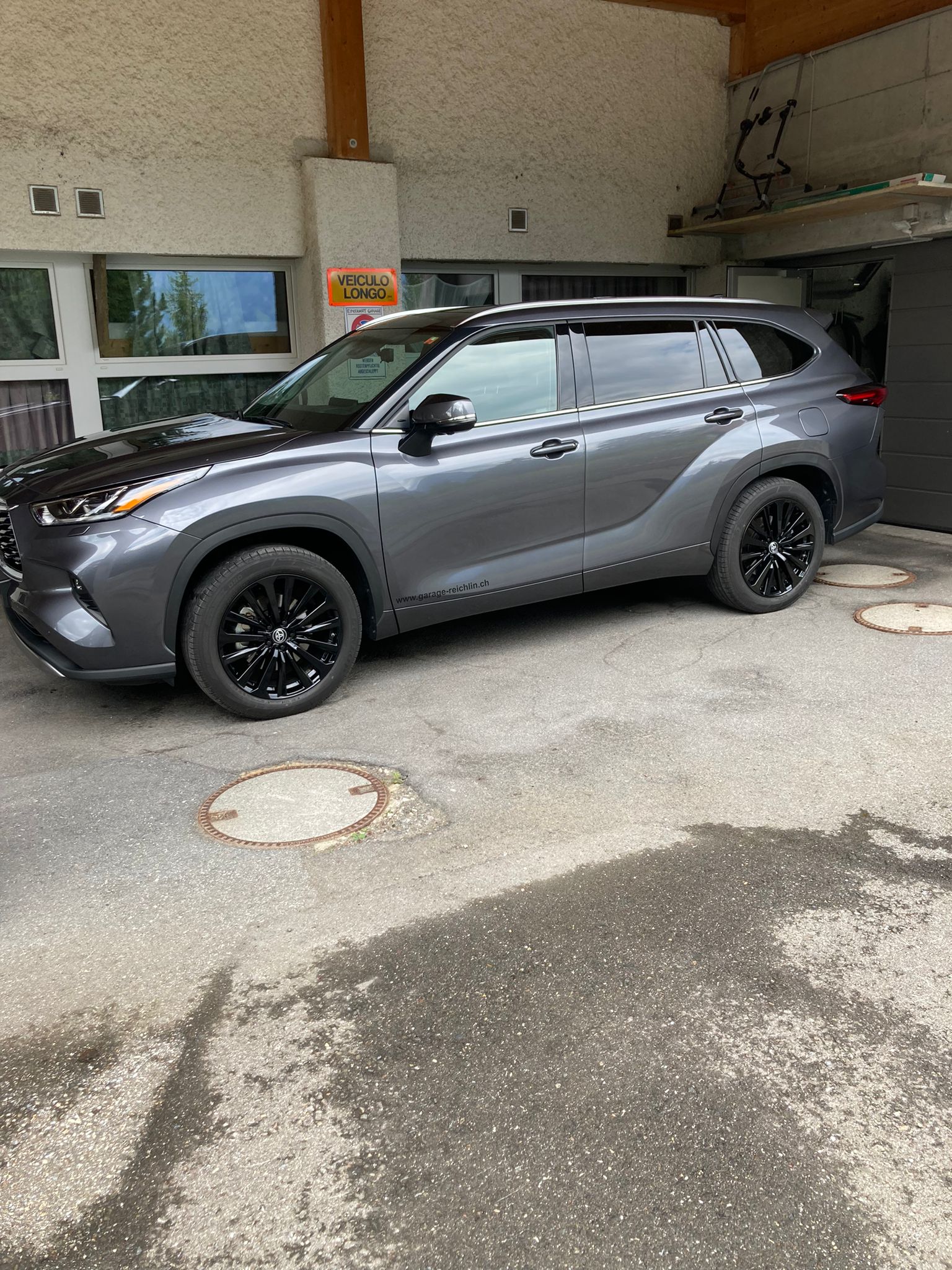 TOYOTA Highlander 2.5 HSD Premium e-CVT