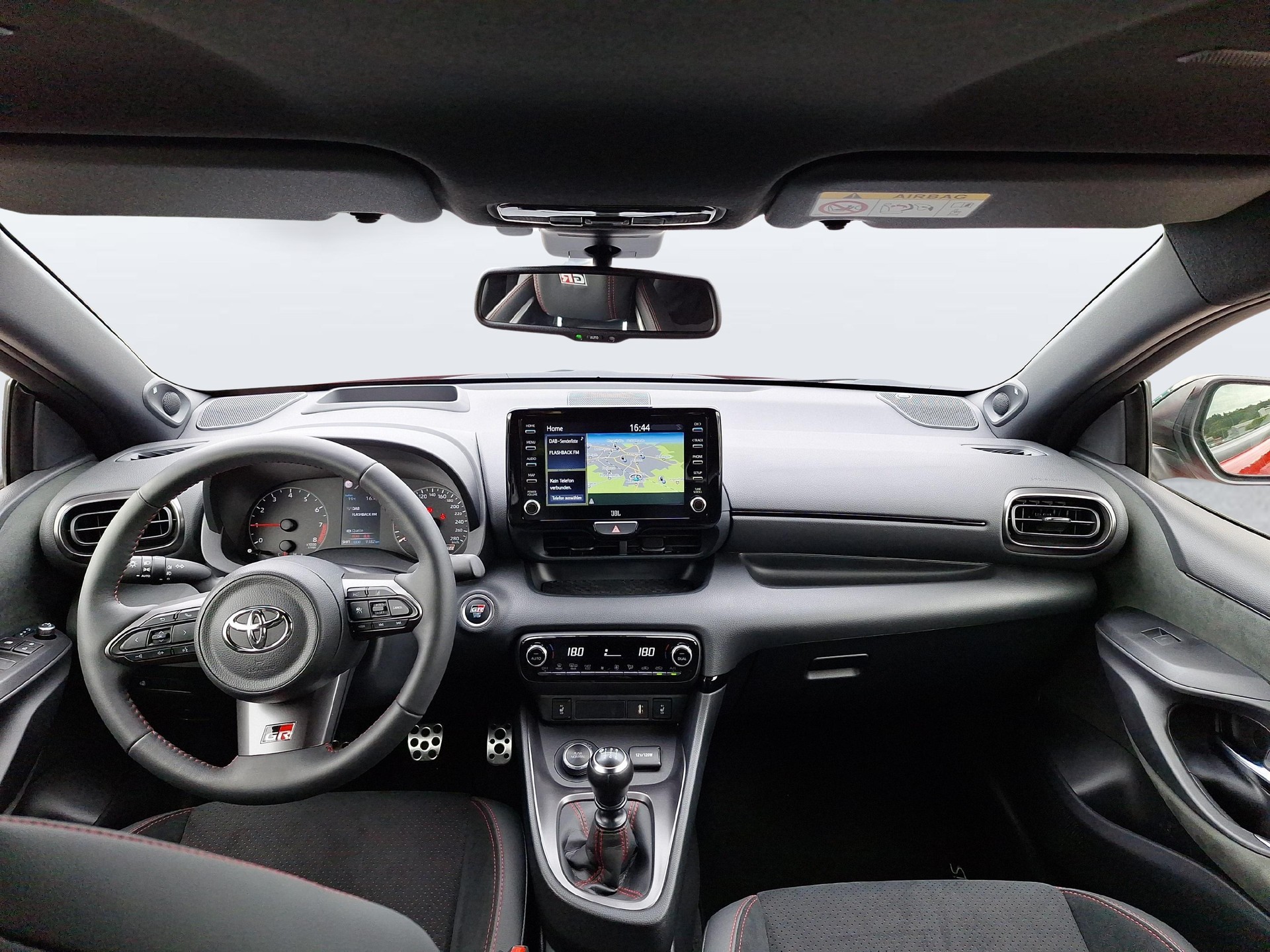 TOYOTA GR Yaris 1.6 Turbo Sport 4x4-image-8